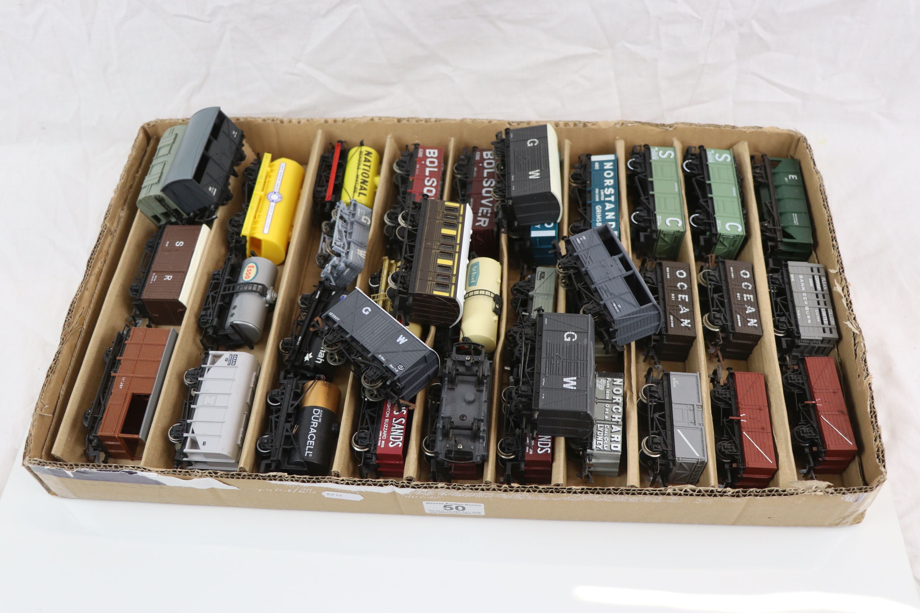 38 Items of 00 gauge rolling stock to include Bachmann, Hornby, Wrenn etc - Image 2 of 9