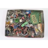 Tray of mid 20th C metal figures to include Wild West and farming, play worn with damage