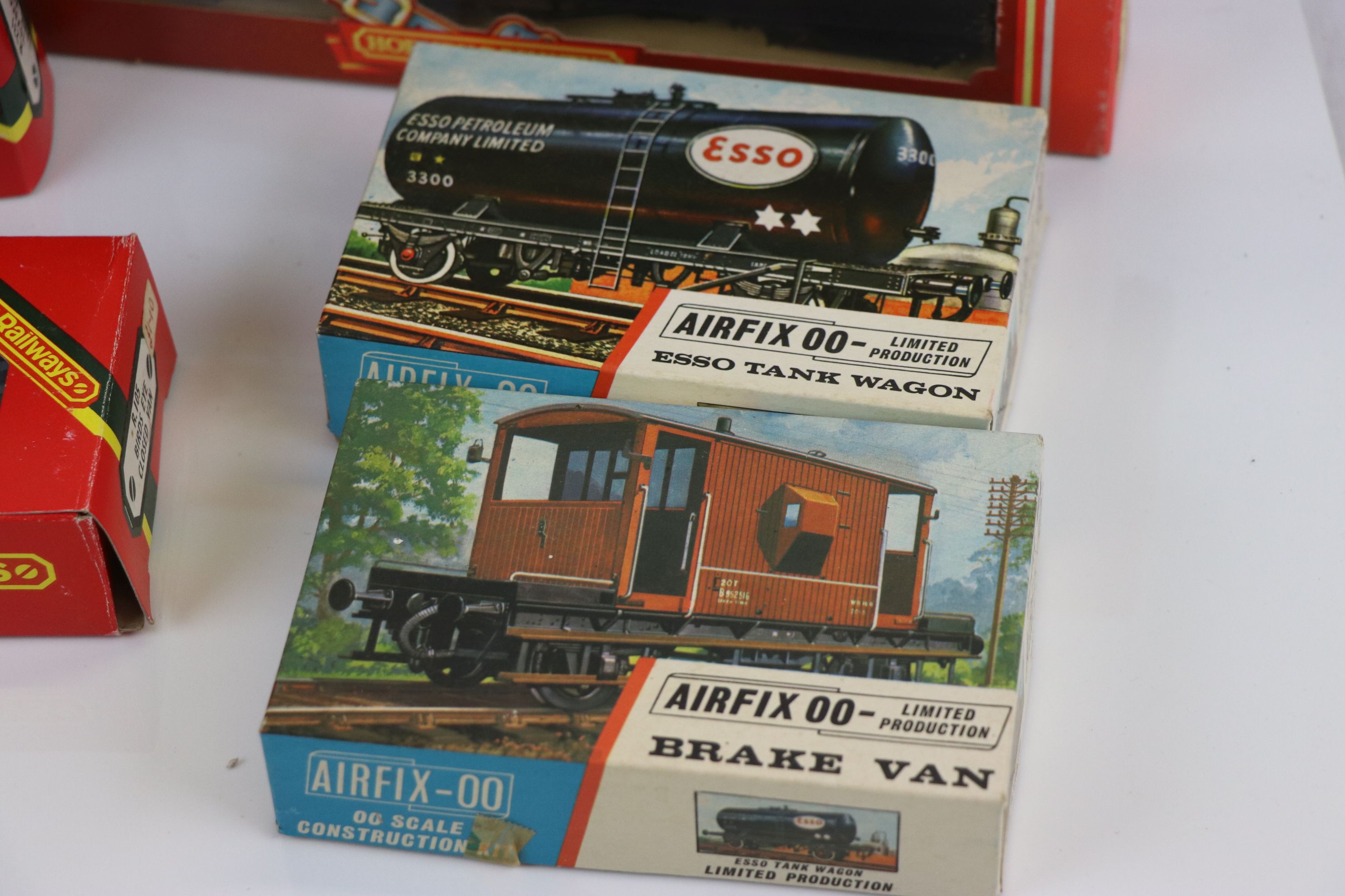 11 Boxed OO gauge items to include Hornby R002 Village Station, R26, R231, R105, R022, R011, R124, - Image 4 of 7