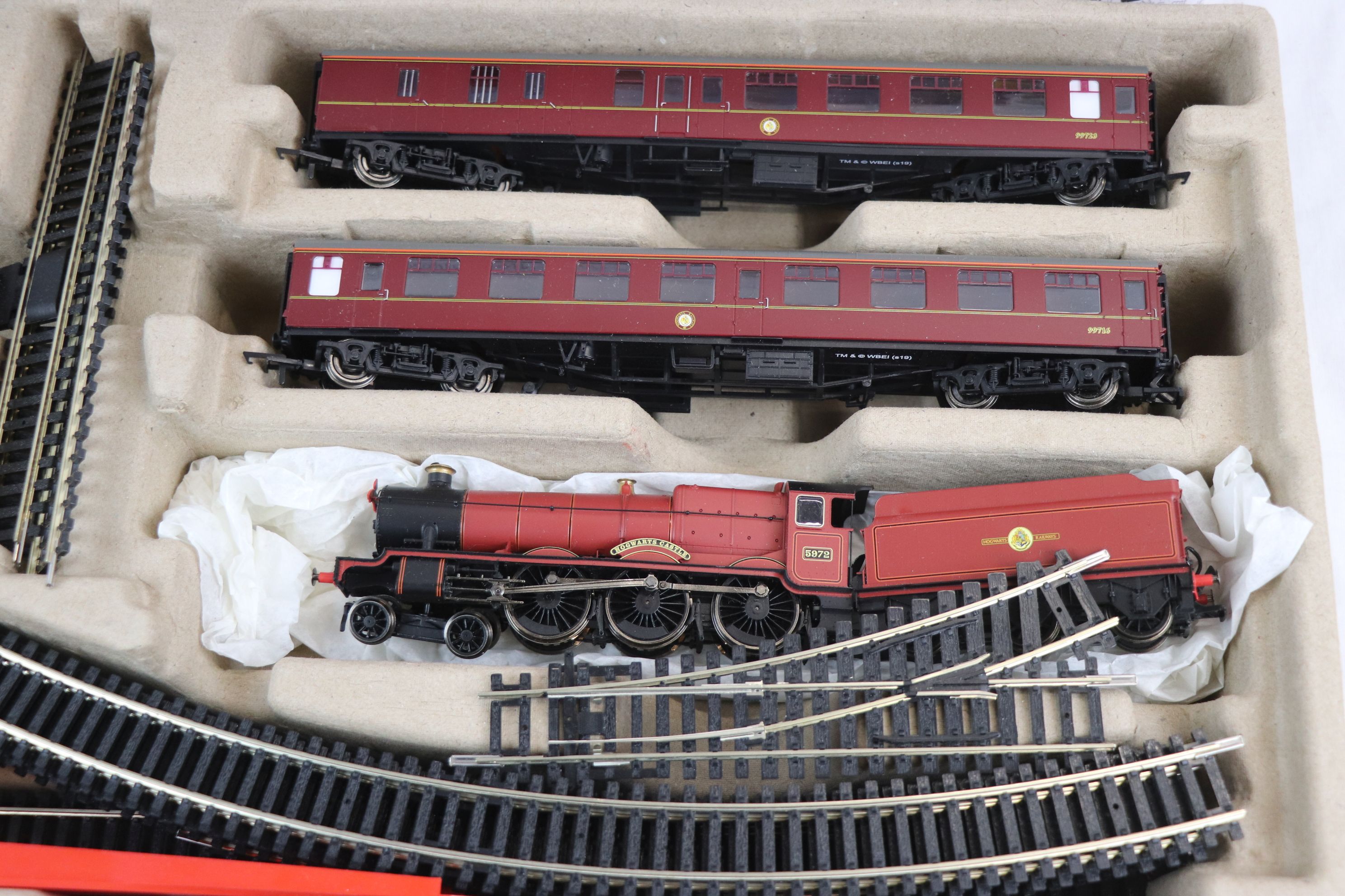 Boxed Hornby OO gauge R1234 Harry Potter Hogwarts Express electric train set with locomotive and - Image 5 of 6