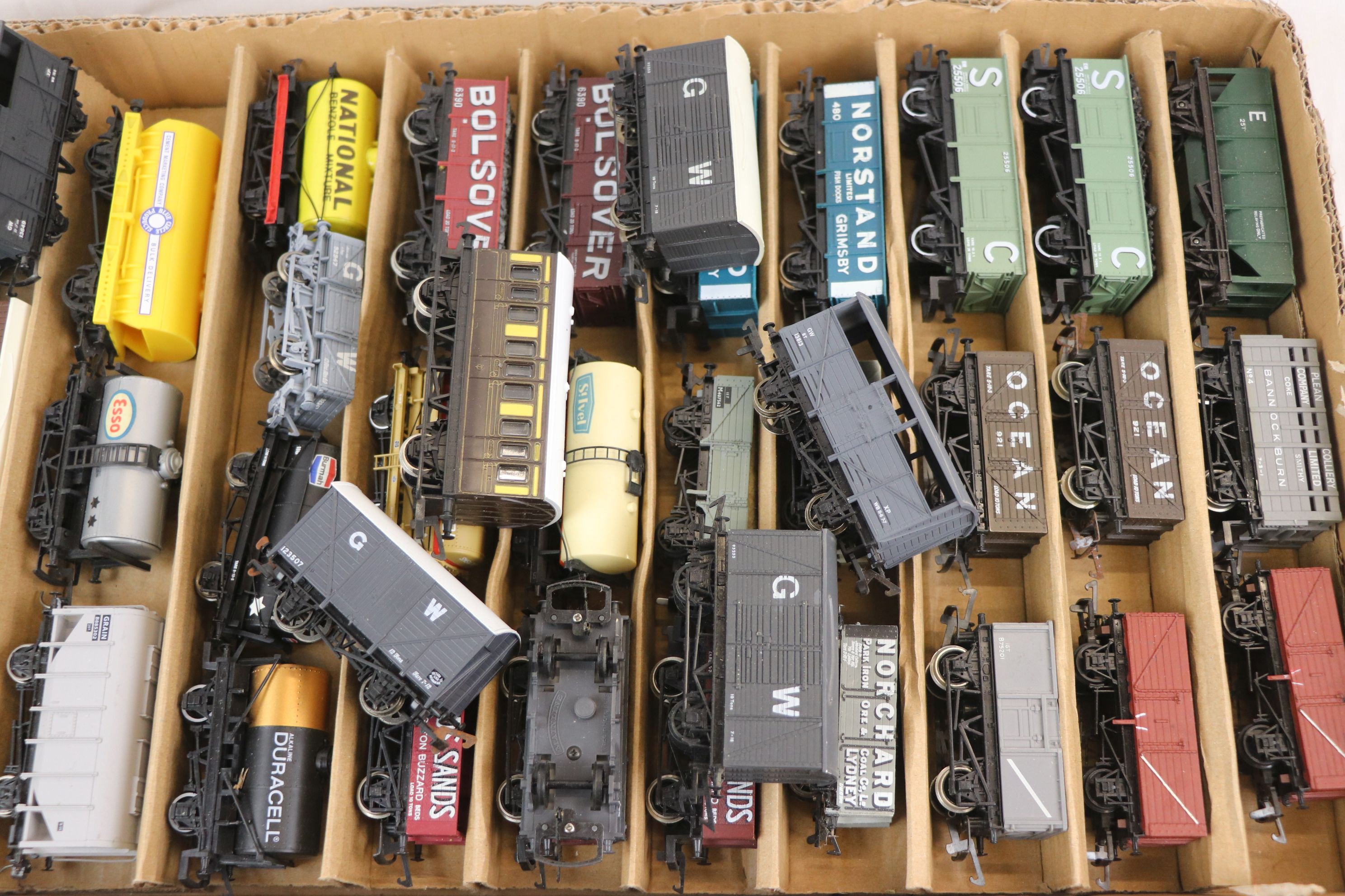 38 Items of 00 gauge rolling stock to include Bachmann, Hornby, Wrenn etc - Image 4 of 9