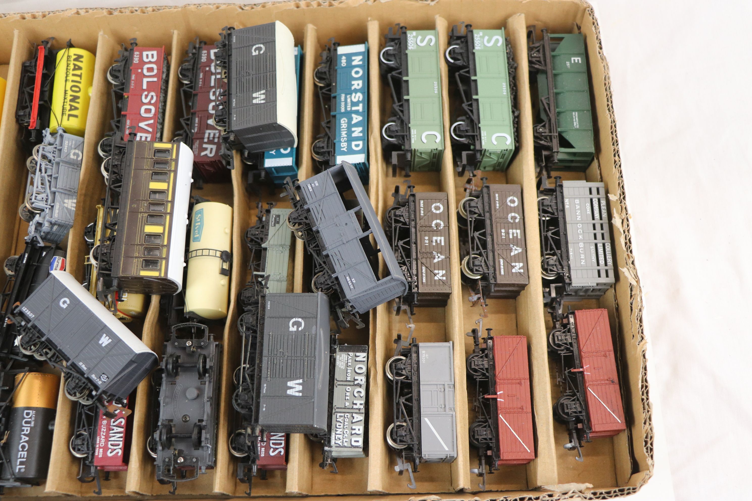 38 Items of 00 gauge rolling stock to include Bachmann, Hornby, Wrenn etc - Image 3 of 9