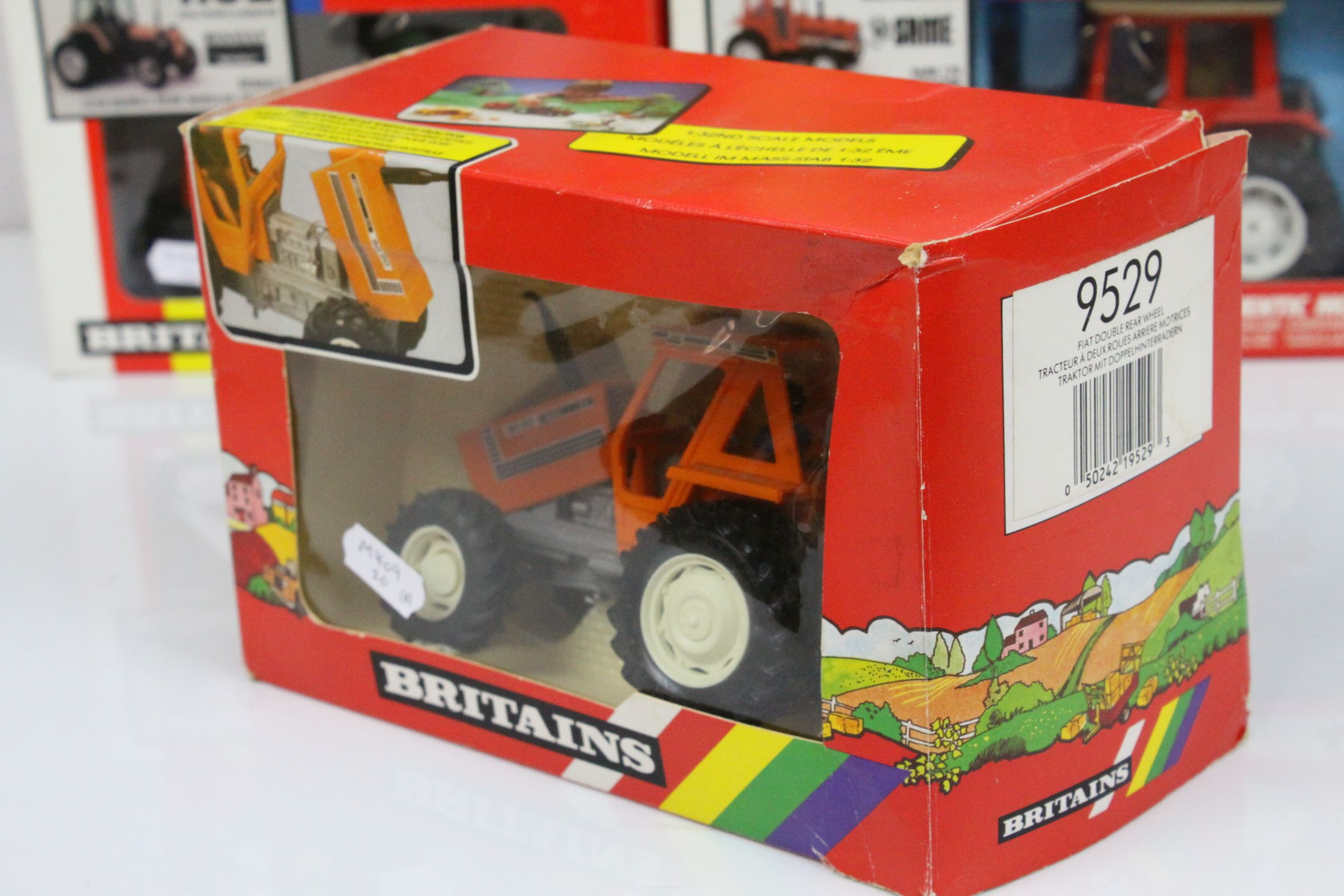 Eight boxed 1:32 Britains model tractors to include 9498 Renault TZ16 Double Rear Wheeled Tractor ( - Image 7 of 17