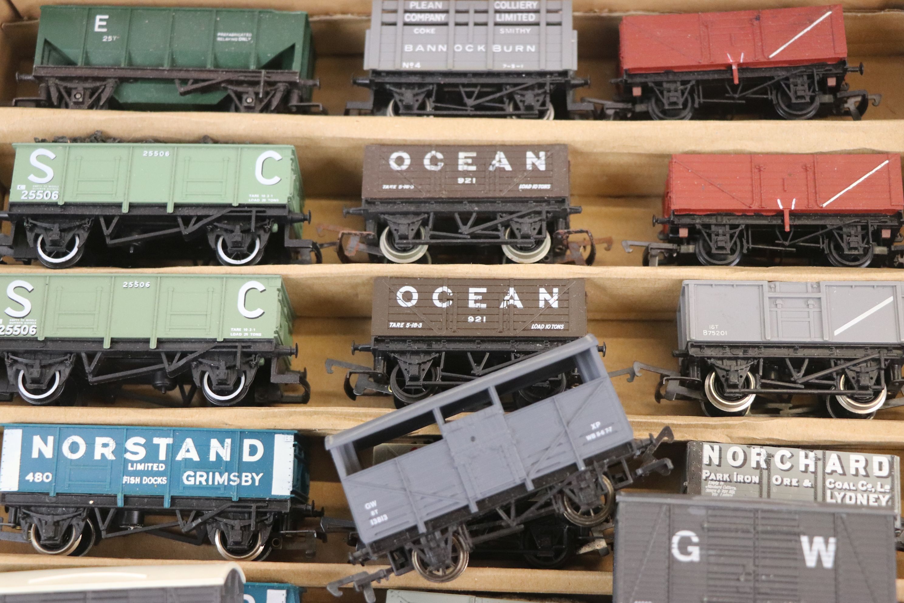 38 Items of 00 gauge rolling stock to include Bachmann, Hornby, Wrenn etc - Image 7 of 9