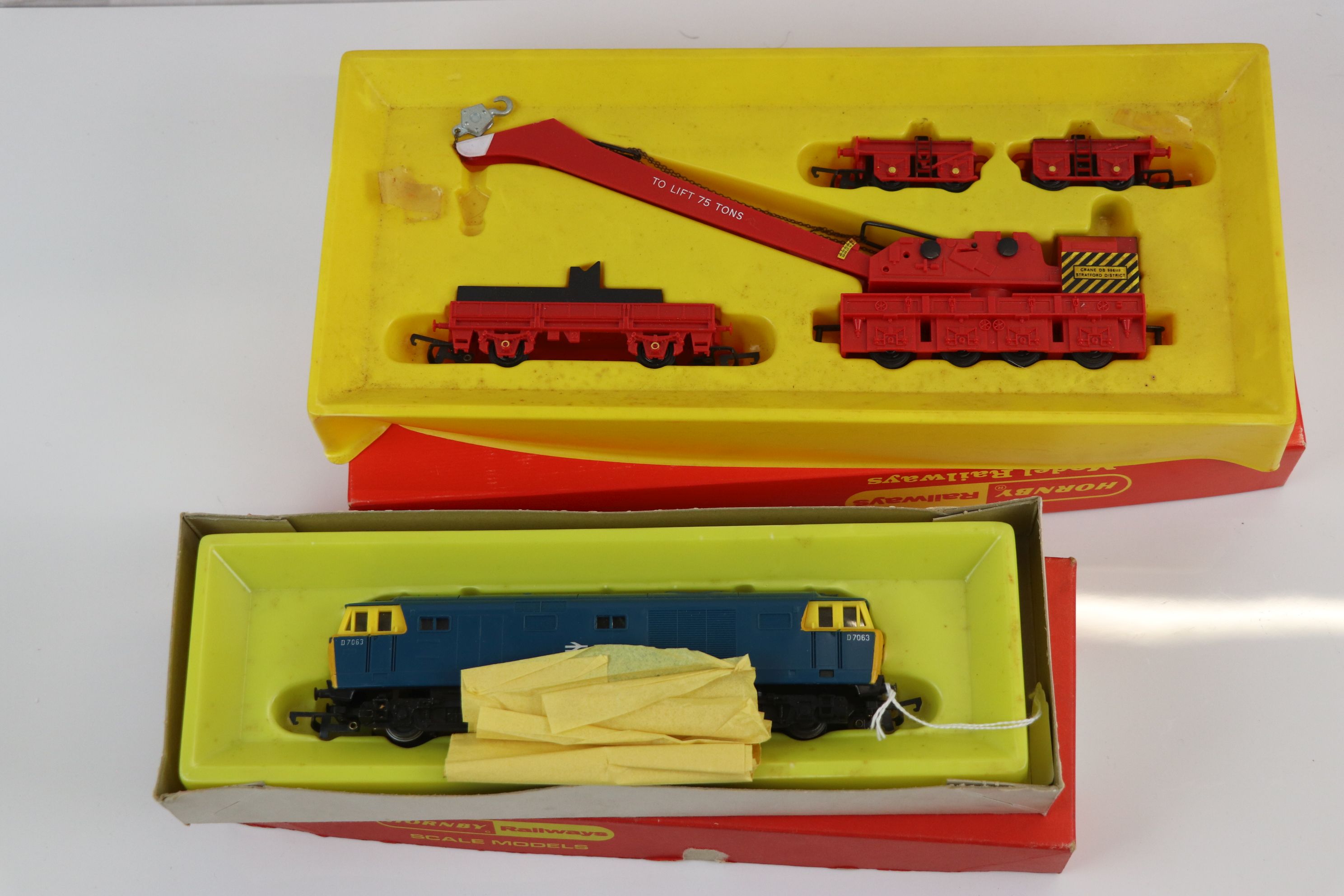 Boxed Hornby OO gauge R758 BR Hymek Diesel Hydraulic Locomotive plus a boxed Hornby OO gauge R739