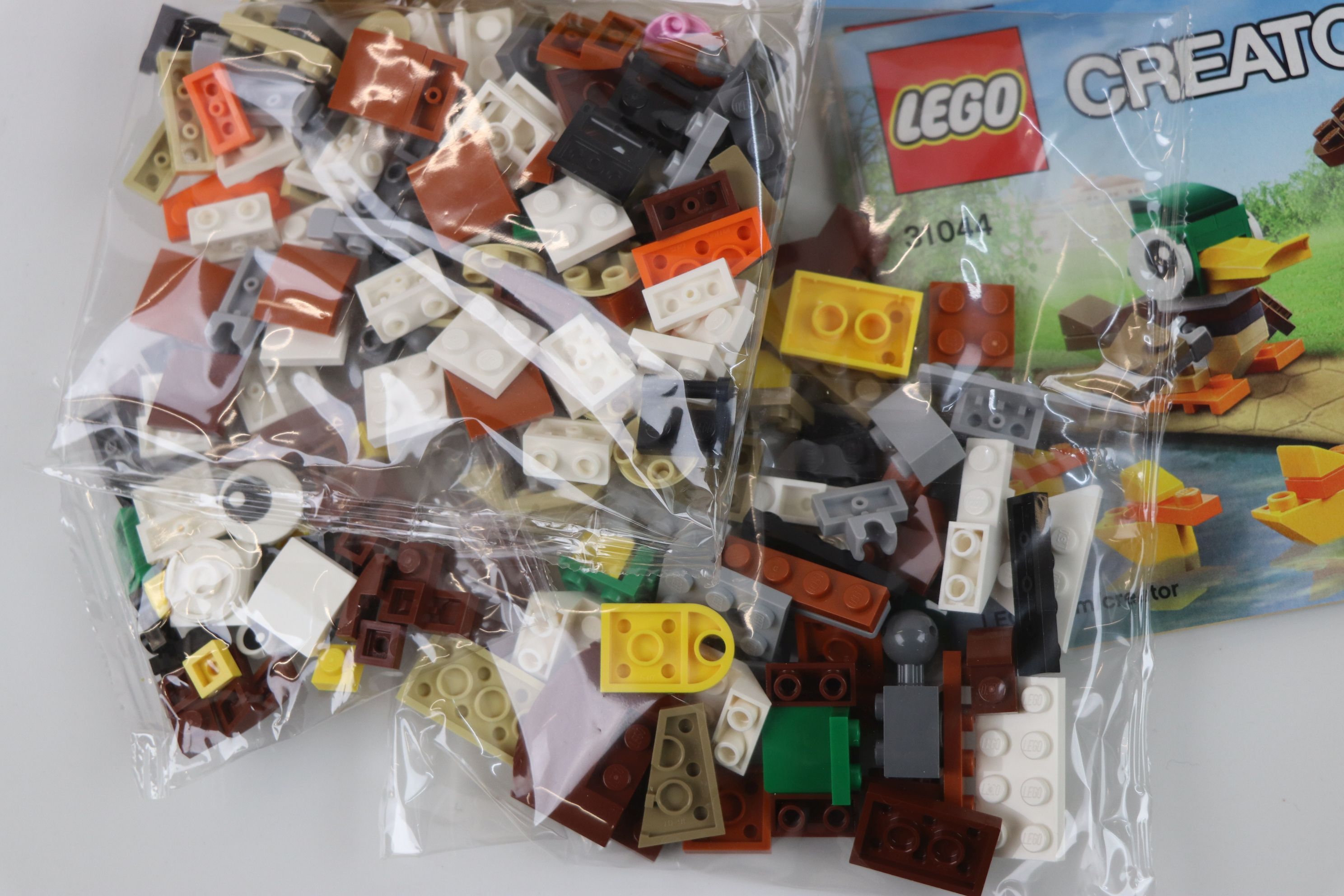 Seven boxed Lego Creator sets to include 31052, 31079, 31066, 40252, 40220, 31031 and 31044 - Image 17 of 31