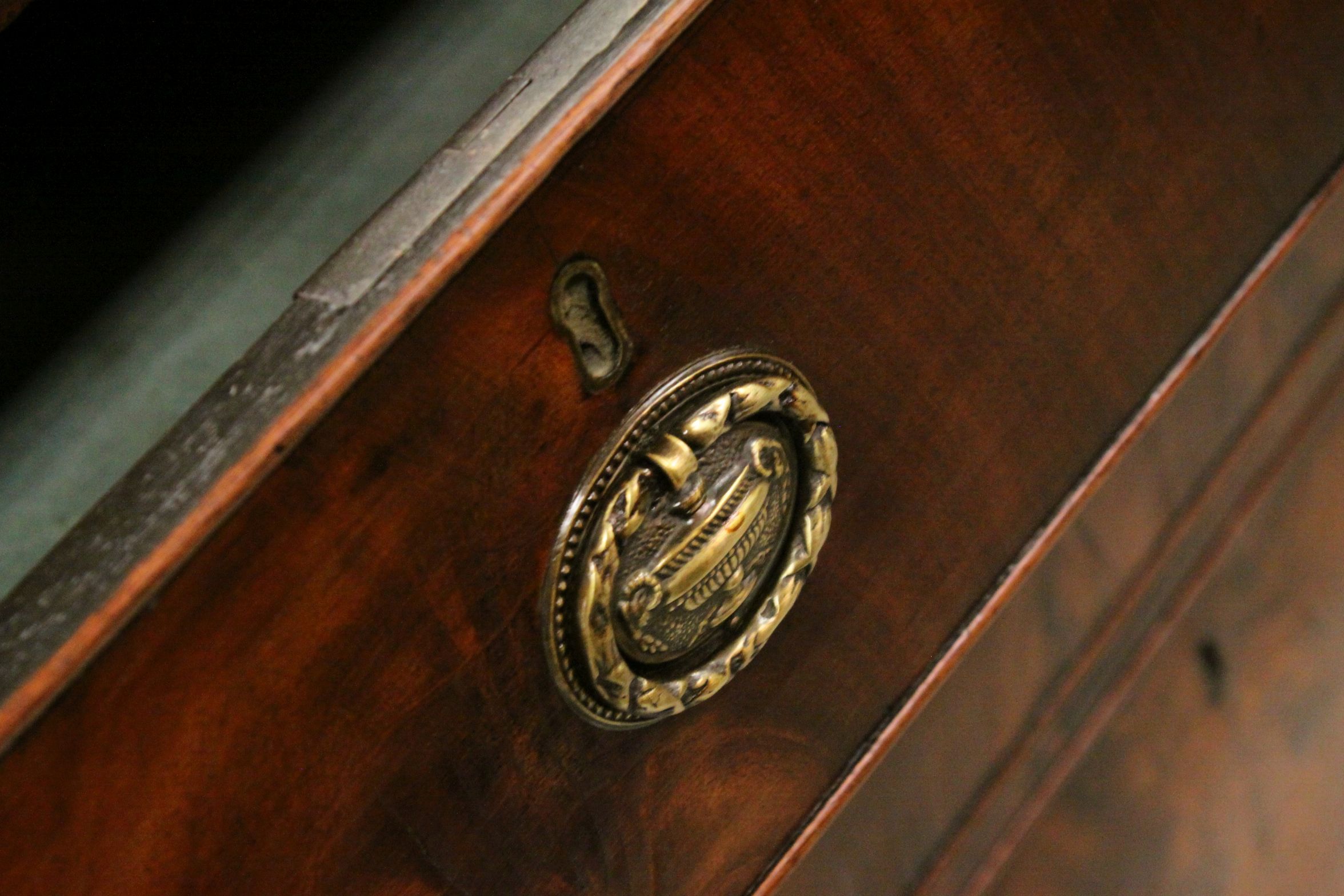 Georgian mahogany chest of three long and two short drawers on bracket feet - Image 6 of 9