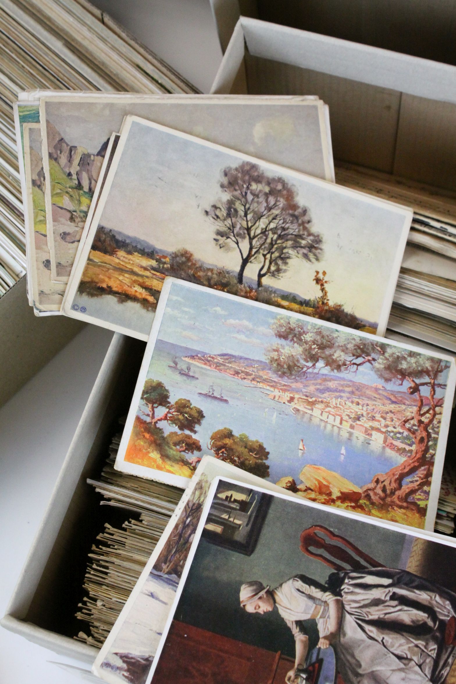 Three Shoe Boxes of Postcards, mainly Early to Mid 20th century, Black & White and Colour, Various - Image 17 of 18