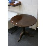 Georgian Mahogany Tilt Top Pedestal Table with Circular Top, Bird Cage Action and raised on a turned