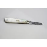William Needham 1916 Sheffield silver and mop fruit knife
