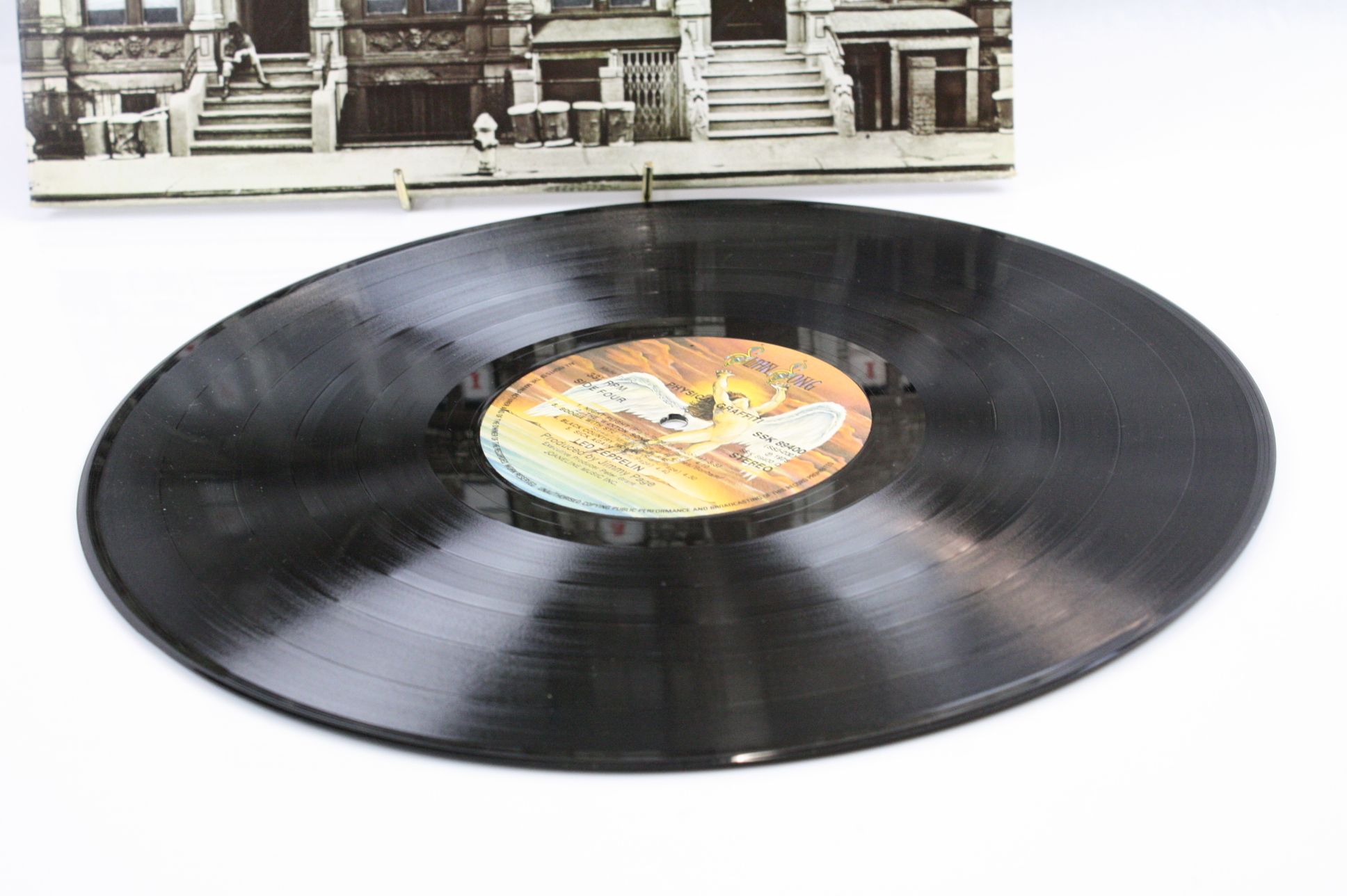 Vinyl - Led Zeppelin - Two LP's to include Three (K50002) and Physical Graffiti (SSK 89400) both - Image 7 of 17