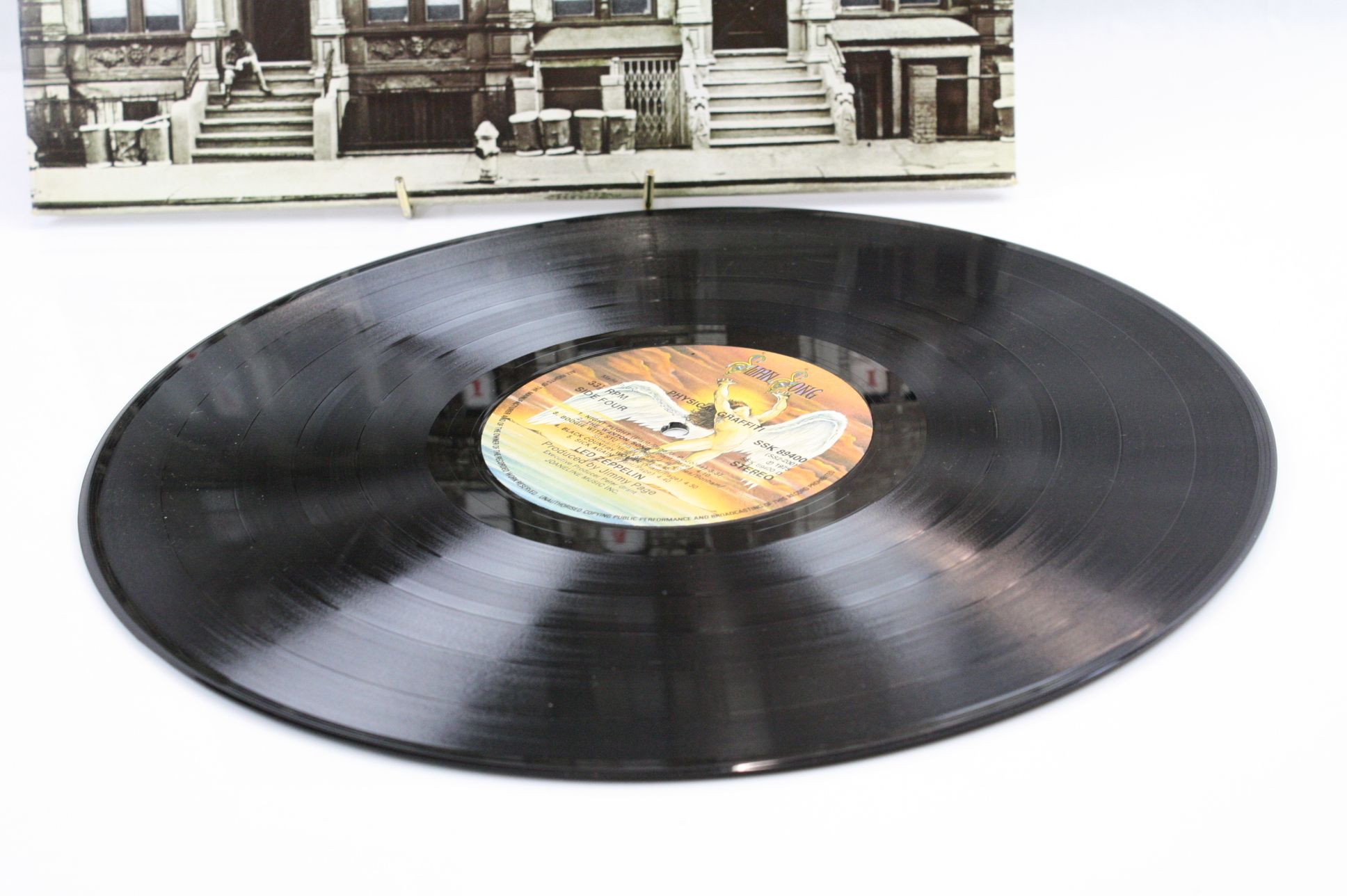 Vinyl - Led Zeppelin - Two LP's to include Three (K50002) and Physical Graffiti (SSK 89400) both - Image 6 of 17