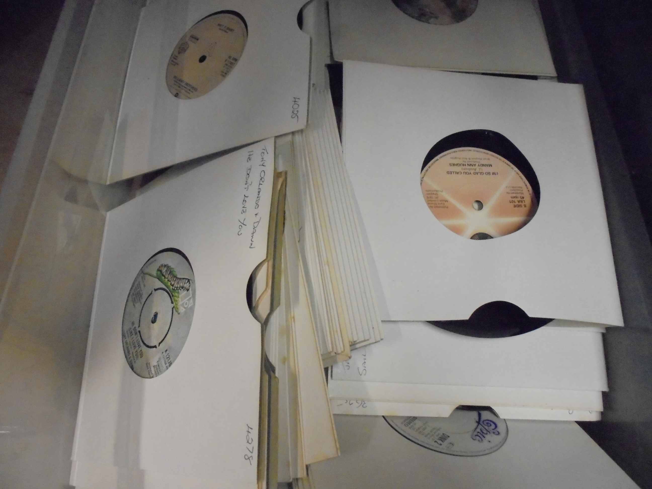 Vinyl - Very large collection of pop 45's in white sleeves from 60's onwards. Mainly in white - Image 2 of 4