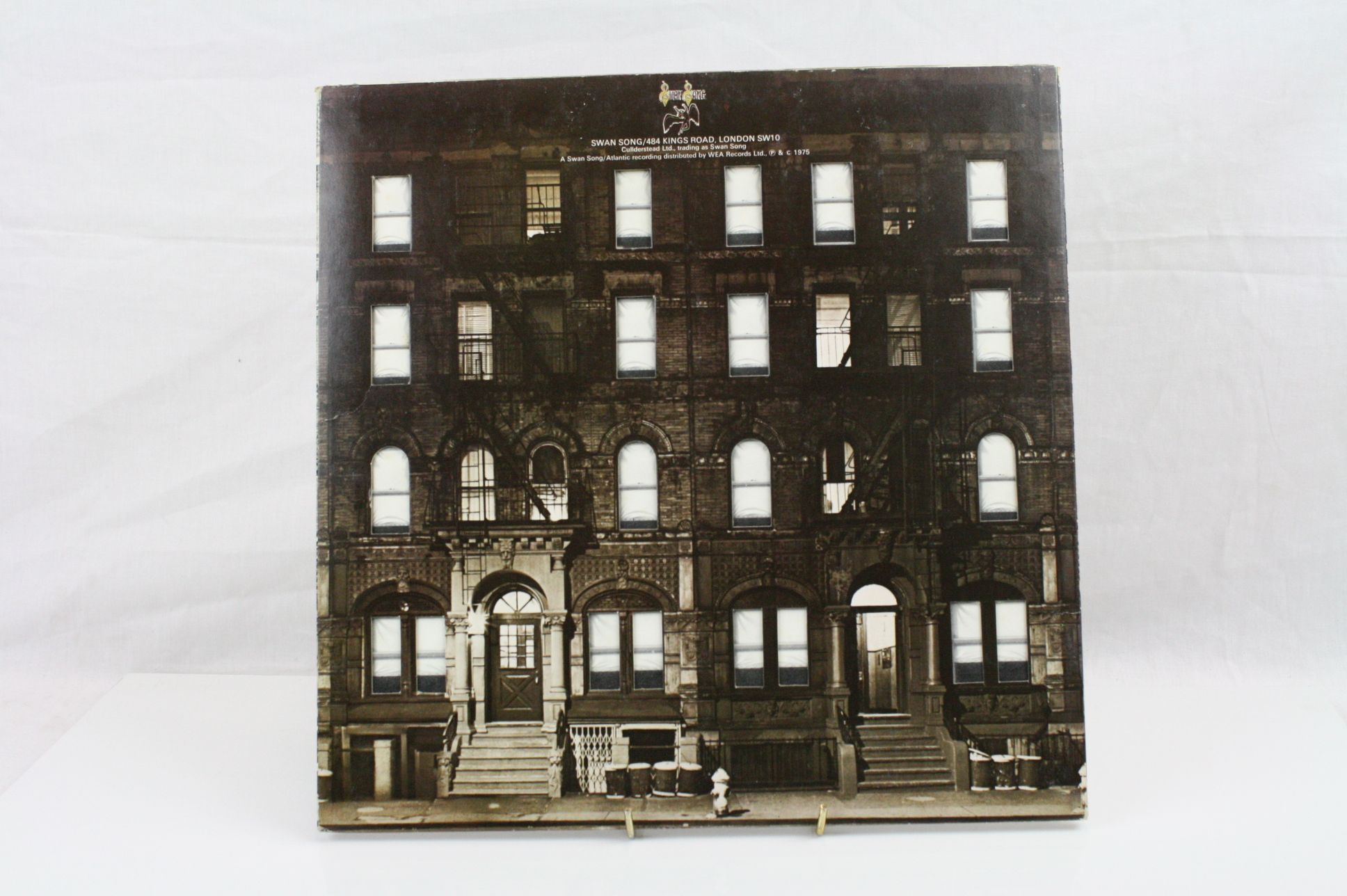 Vinyl - Led Zeppelin - Two LP's to include Three (K50002) and Physical Graffiti (SSK 89400) both - Image 9 of 17