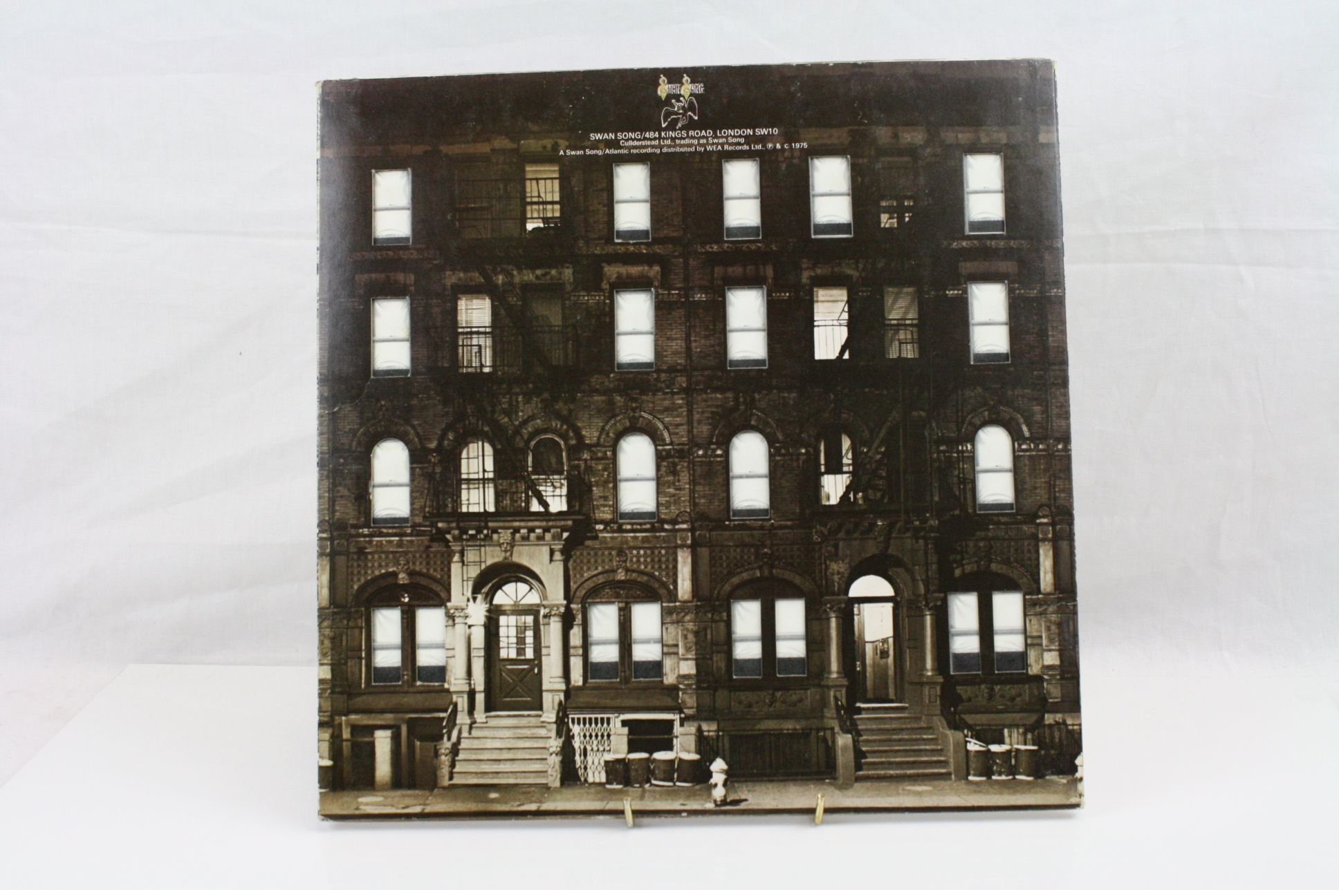 Vinyl - Led Zeppelin - Two LP's to include Three (K50002) and Physical Graffiti (SSK 89400) both - Image 10 of 17