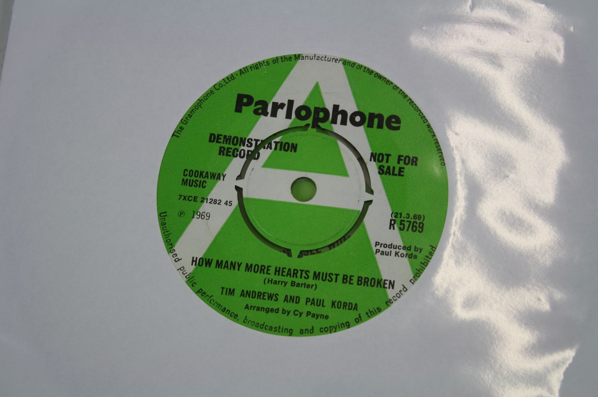 Vinyl - 17 Demo 45s on the Columbia & Parlophone labels from 1968 & 1969 to include artists such - Image 17 of 19