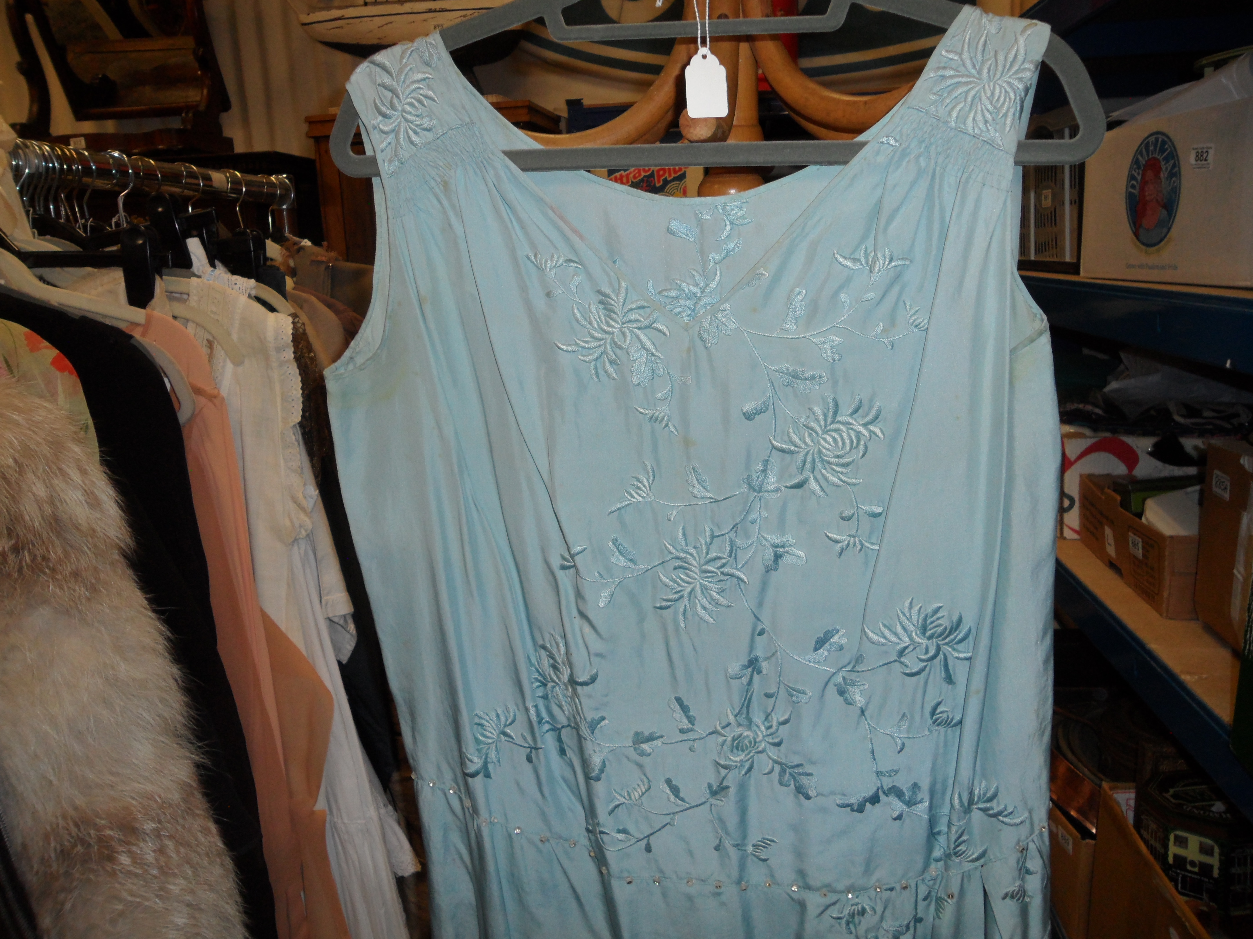 Vintage Clothing - Eight 1920's / 30' / 40's Dresses together with a Silk Dressing Gown and a - Image 15 of 33