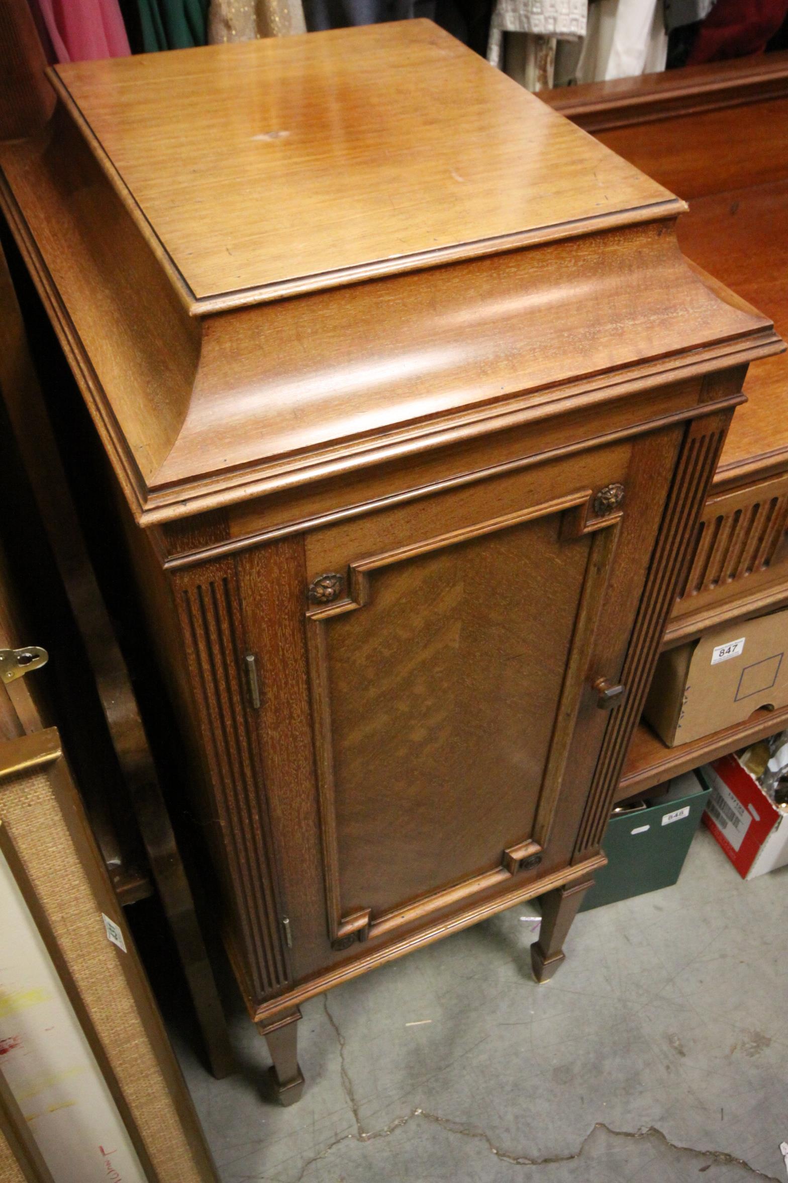 Victorian Mahogany Pedestal Sideboard with central drawer over a shelf flanked by two pedestals - Image 4 of 7