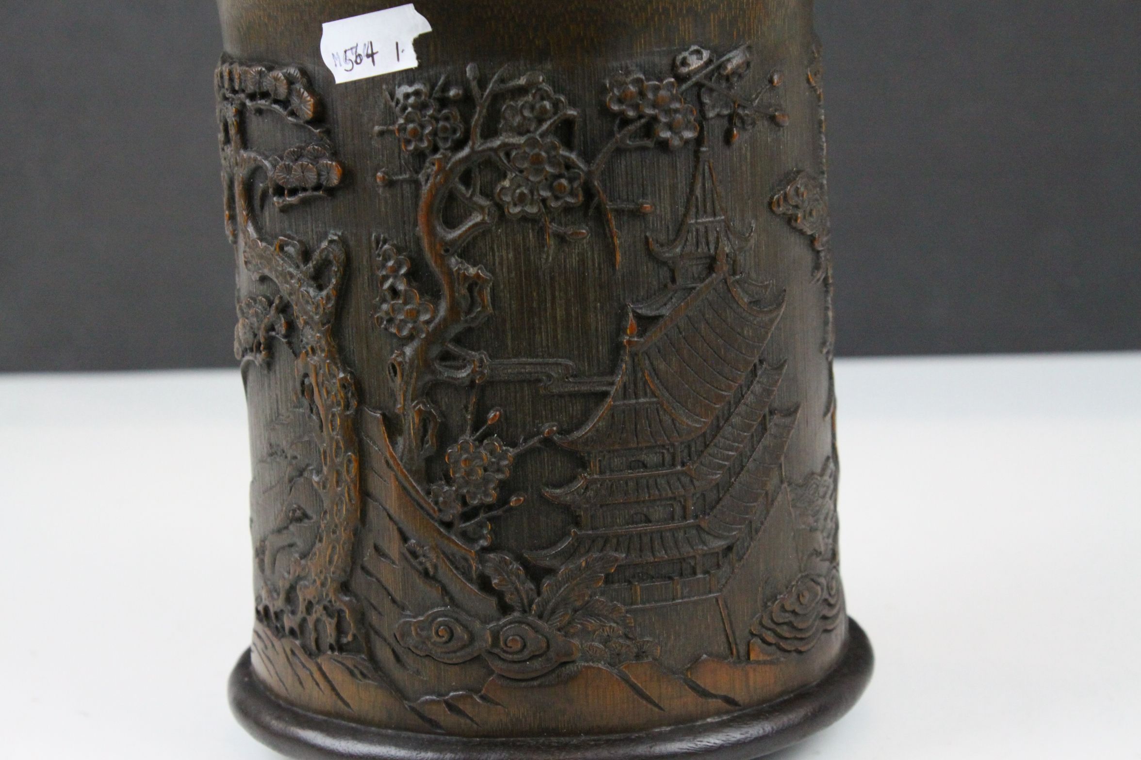 Chinese Hardwood Brush Pot intricately carved with a Temple Scene, 18.5cms high - Image 6 of 7