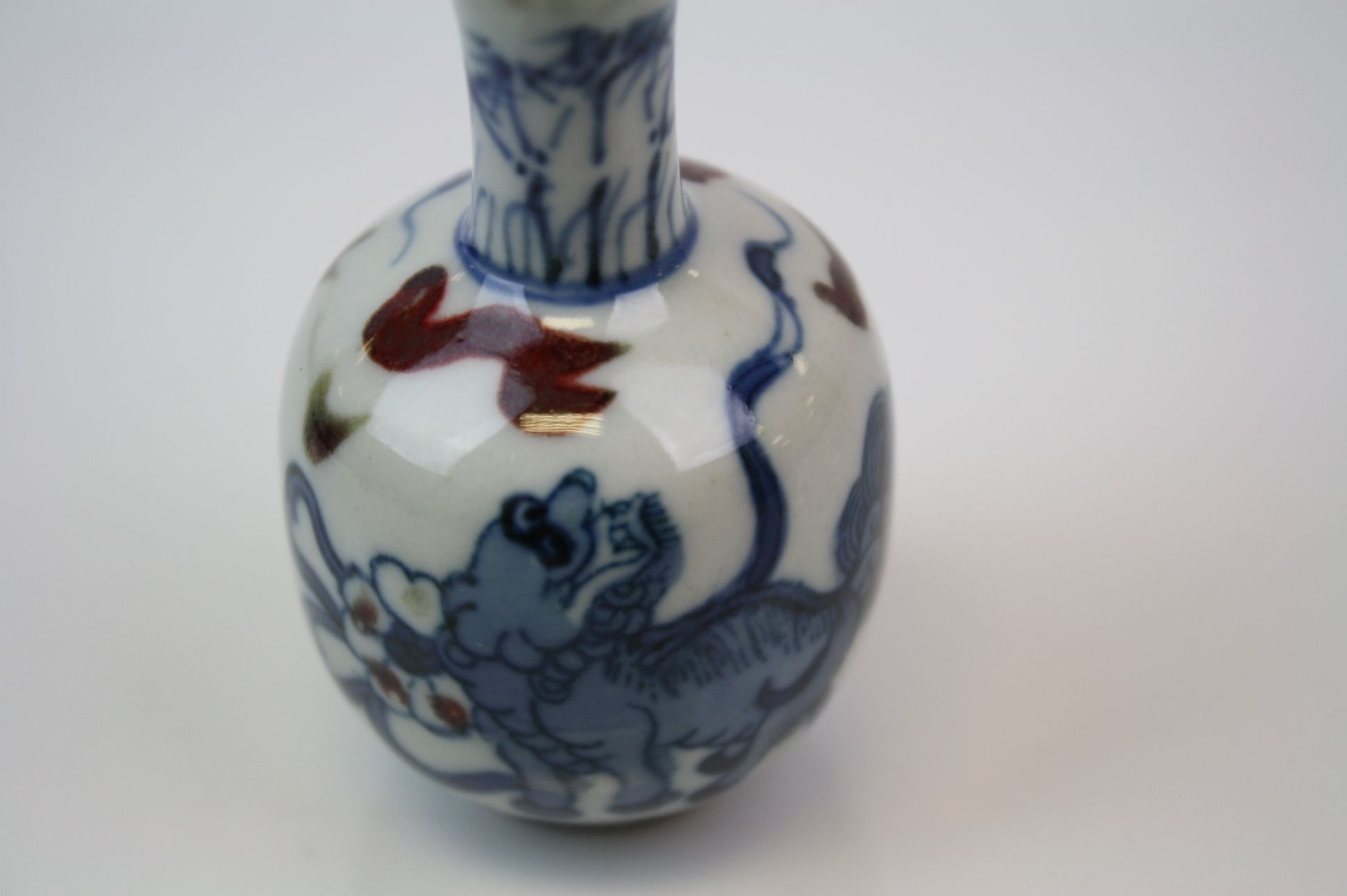 Oriental Chinese snuff pot with lion decoration - Image 3 of 5