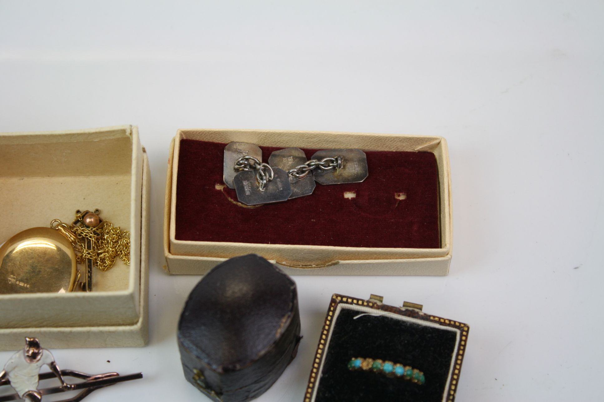 Collection of jewellery to include 9ct gold bar brooch, 9ct Locket and chain, sterling silver - Image 4 of 7