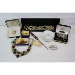 A selection of jewellery to include a 9ct gold hallmarked cameo brooch, 2 x 925 silver pendants