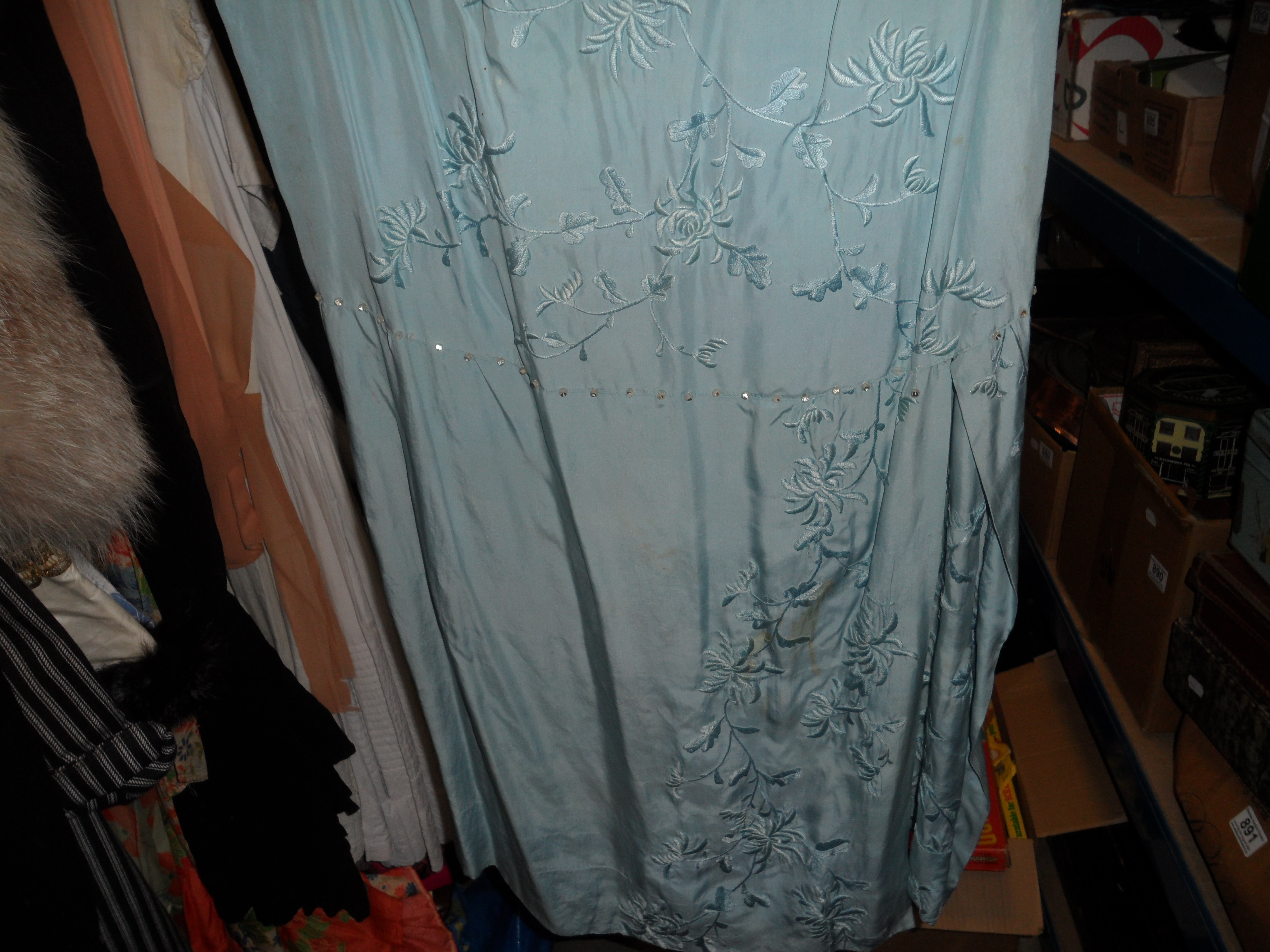 Vintage Clothing - Eight 1920's / 30' / 40's Dresses together with a Silk Dressing Gown and a - Image 16 of 33