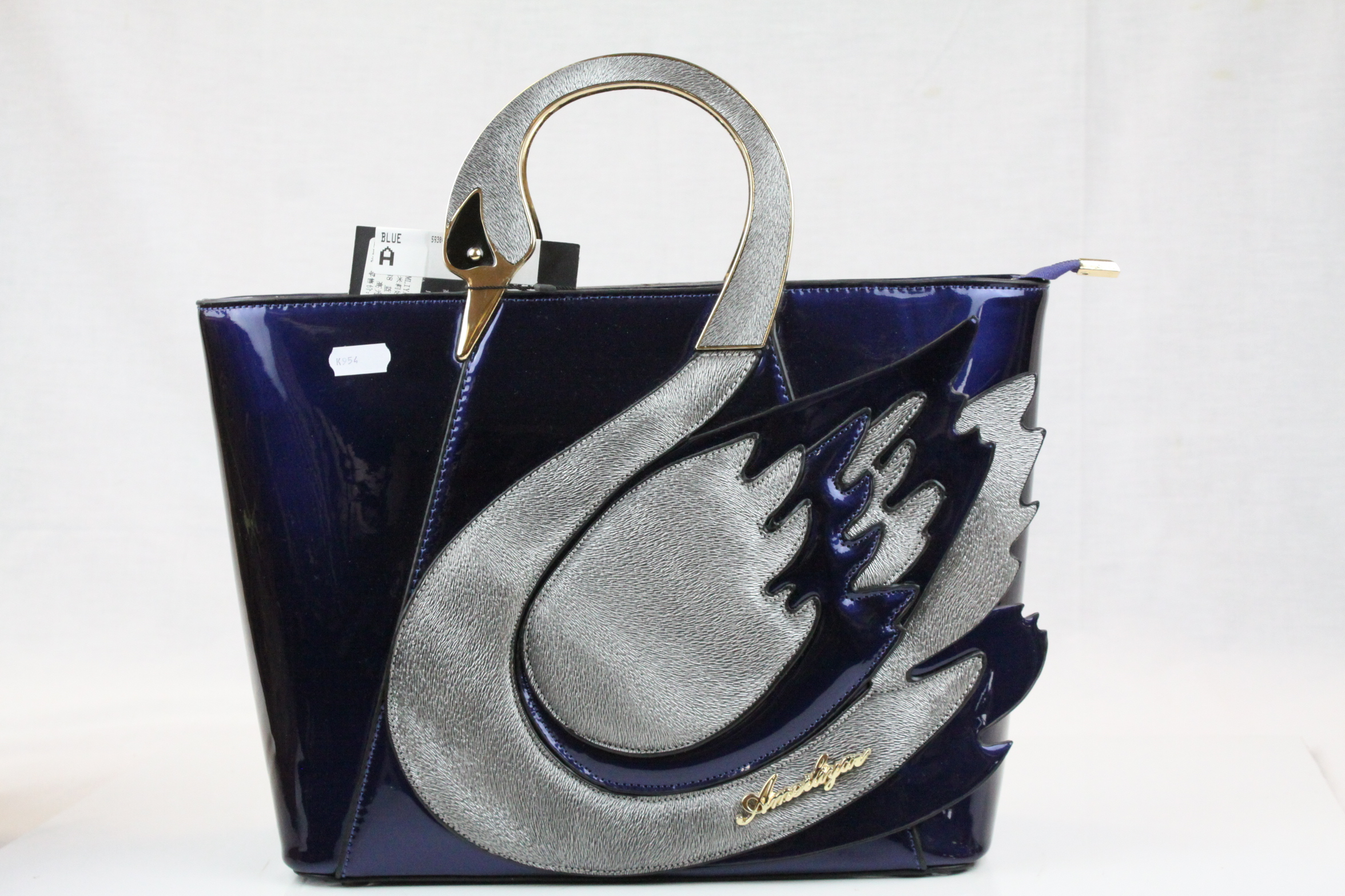 Two Handbags - Ameiliyar Swan Handbag, 36cms wide together with a Battery Operated Clock Handbag, - Image 2 of 5