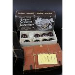 Boxed set of carpet bowls and a vintage boxed set of Mahjong with accesories .