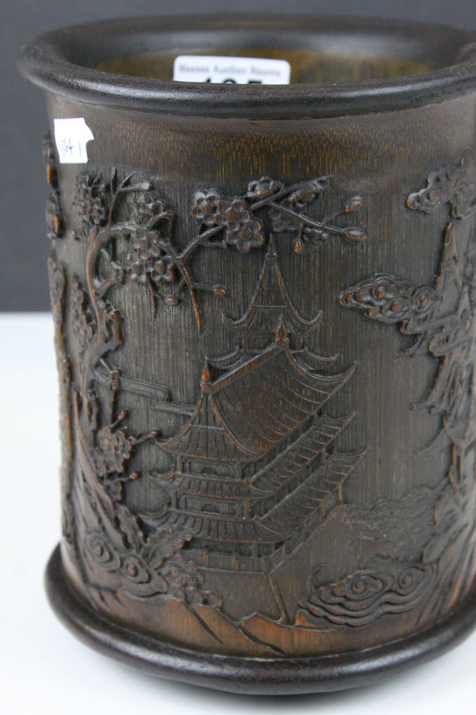 Chinese Hardwood Brush Pot intricately carved with a Temple Scene, 18.5cms high - Image 2 of 7