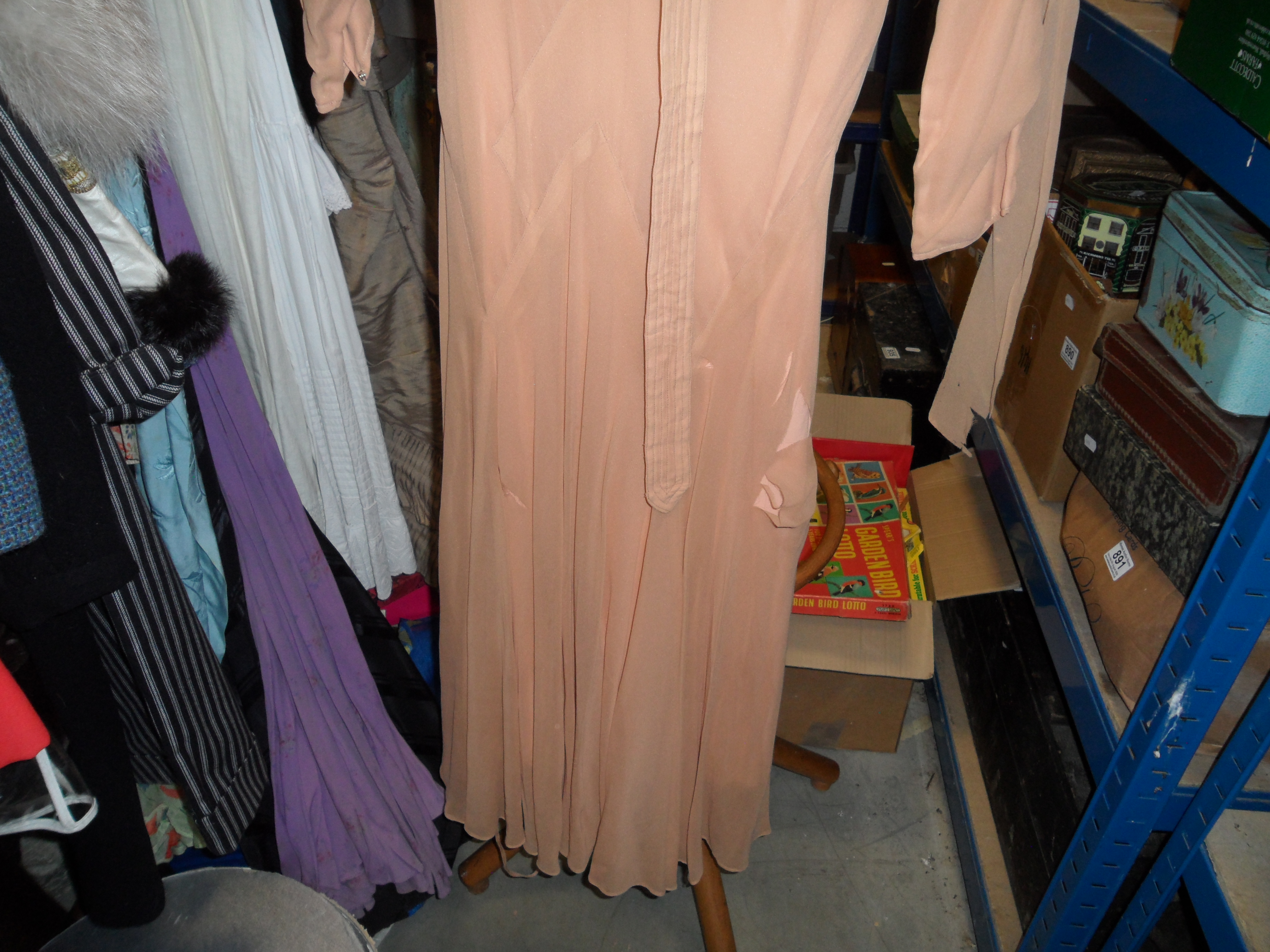 Vintage Clothing - Eight 1920's / 30' / 40's Dresses together with a Silk Dressing Gown and a - Image 24 of 33