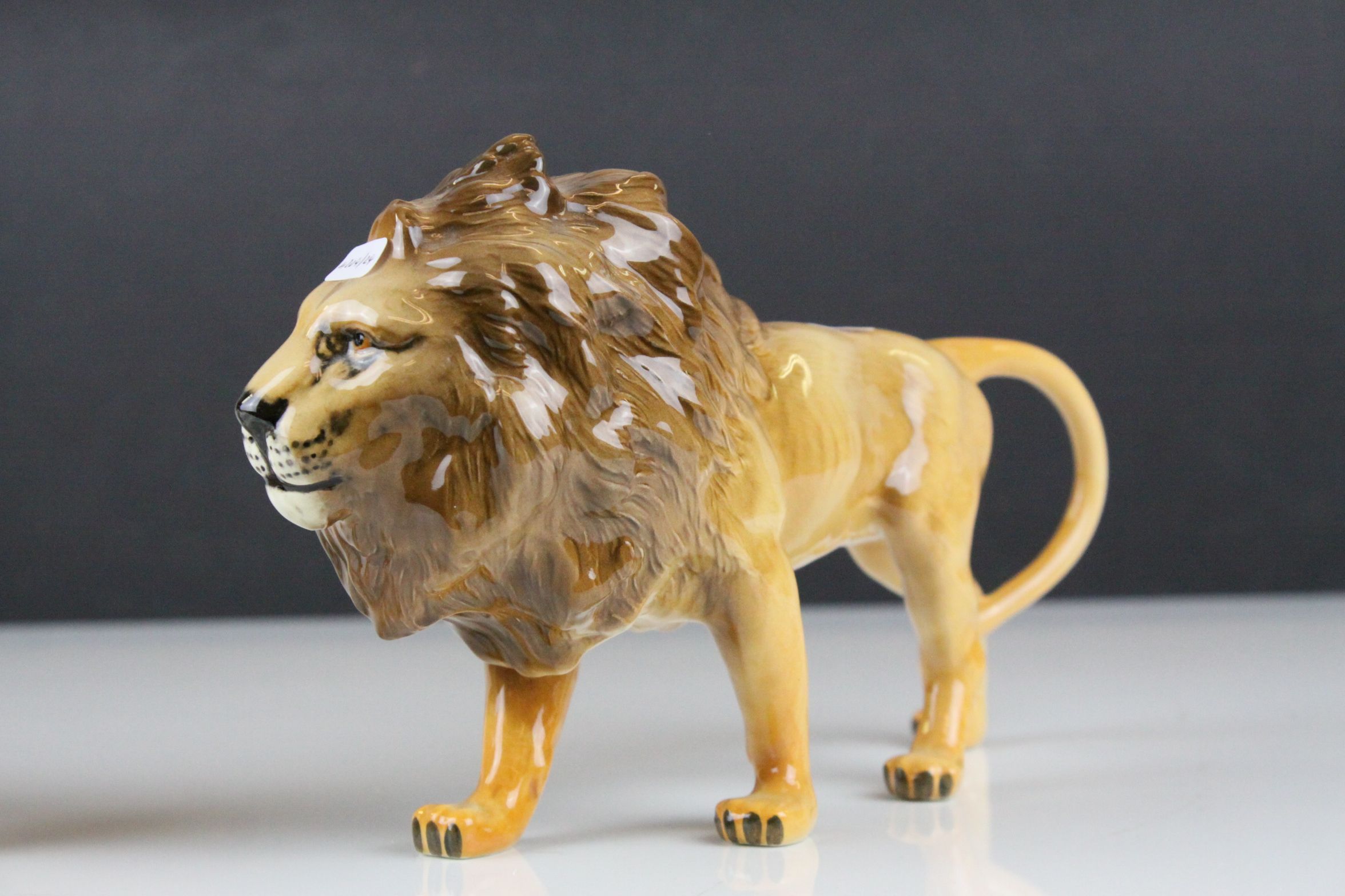 Beswick lion and lioness - Image 2 of 7