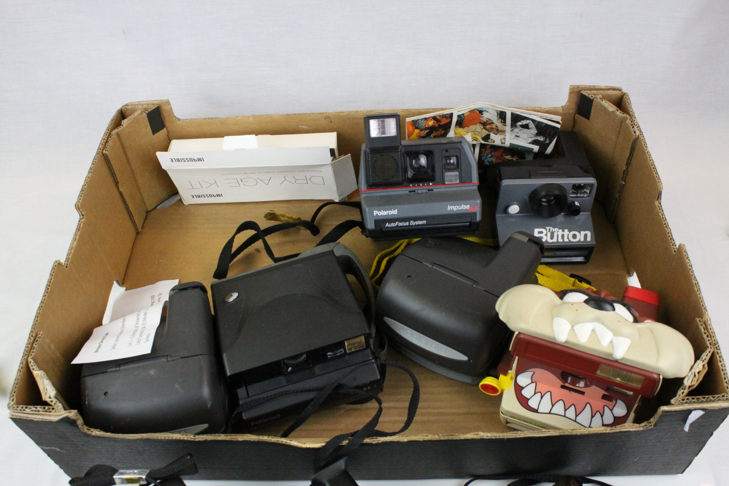 Collection of Polaroid Instant Cameras including 1000 Land Cameras, SX-70 Model 12, Impulse and - Image 2 of 2