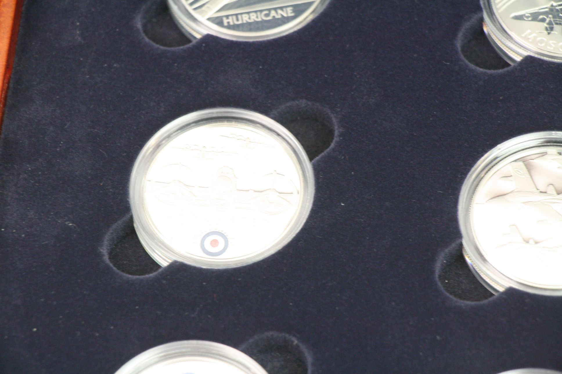 A Royal Mint History Of The RAF / Royal Air Force Silver Proof £5 Coin Set, Set Of 18 x £5 Silver - Image 8 of 21