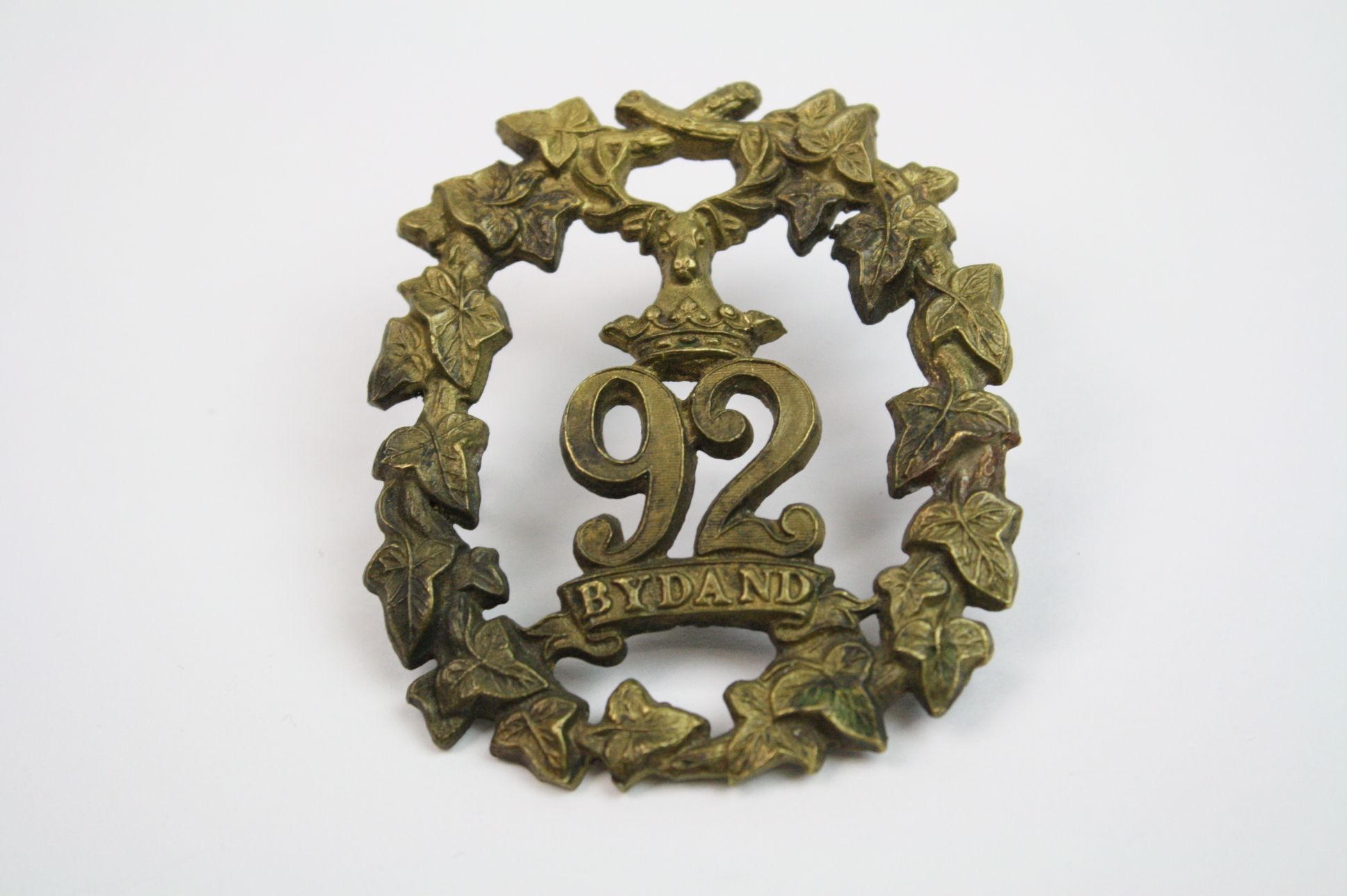 A British Infantry 92nd Regiment Of Foot The Gordon Highlanders Brass Cap Badge. - Image 6 of 8