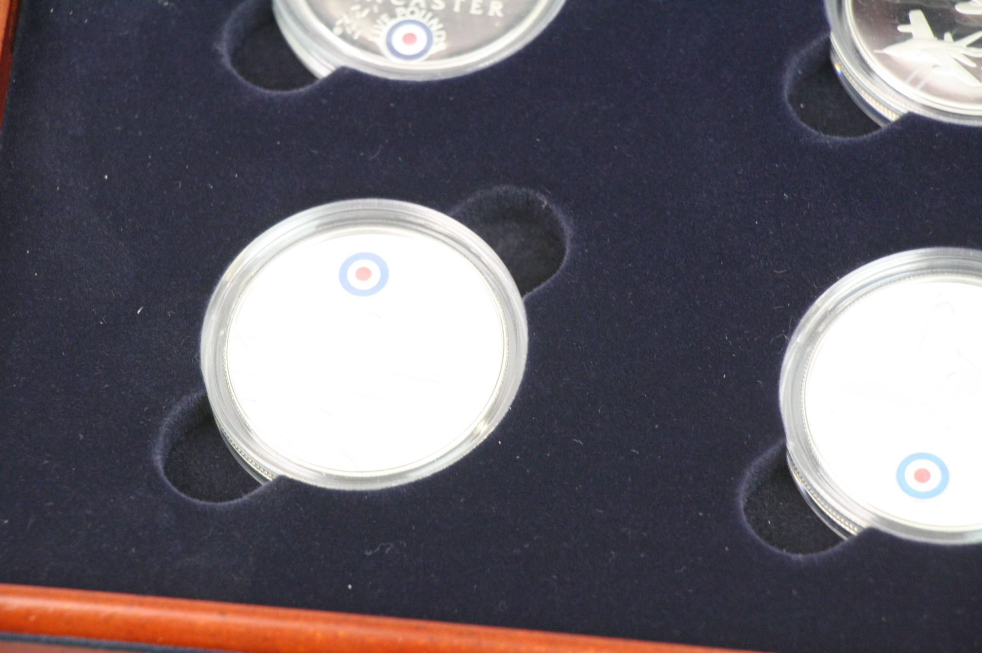 A Royal Mint History Of The RAF / Royal Air Force Silver Proof £5 Coin Set, Set Of 18 x £5 Silver - Image 9 of 21