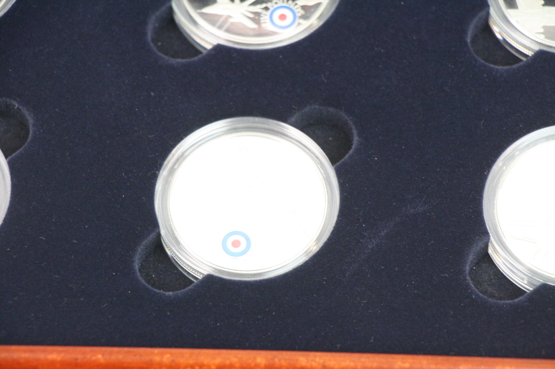 A Royal Mint History Of The RAF / Royal Air Force Silver Proof £5 Coin Set, Set Of 18 x £5 Silver - Image 10 of 21