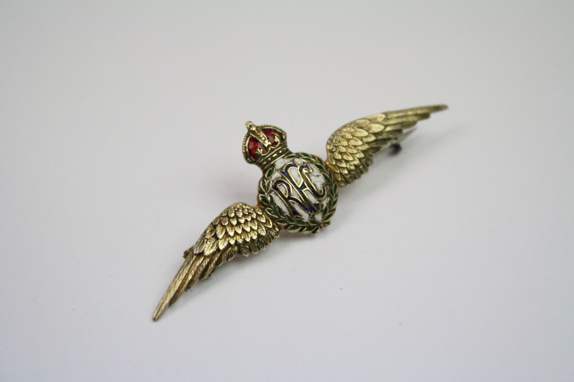 A 9ct Gold And Enamel Royal Flying Corps / RFC Wings Sweetheart Brooch, Marked 9ct For 9ct Gold To - Image 5 of 7