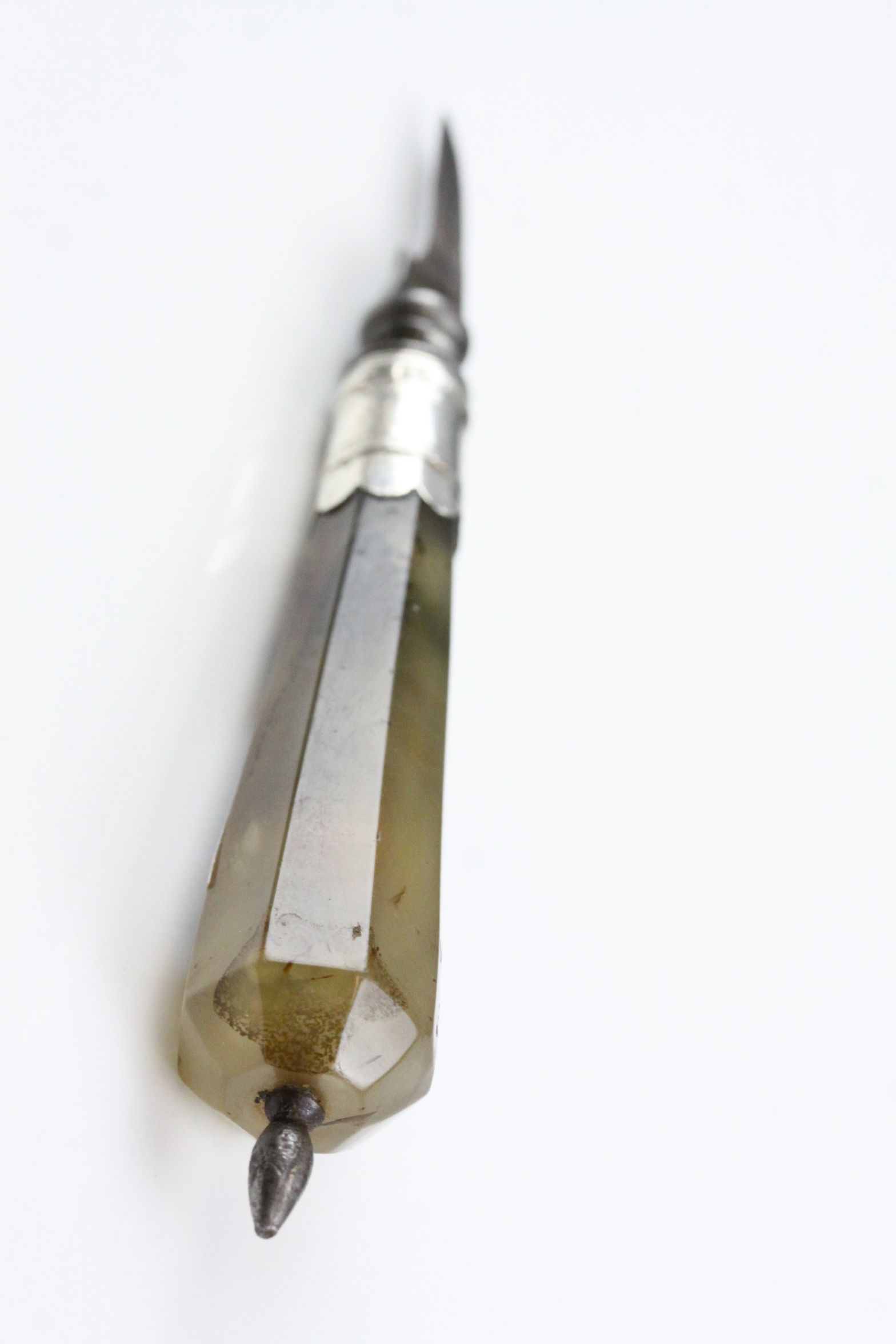 A 19th century quill knife with agate handle and white metal embellishments. - Image 2 of 4