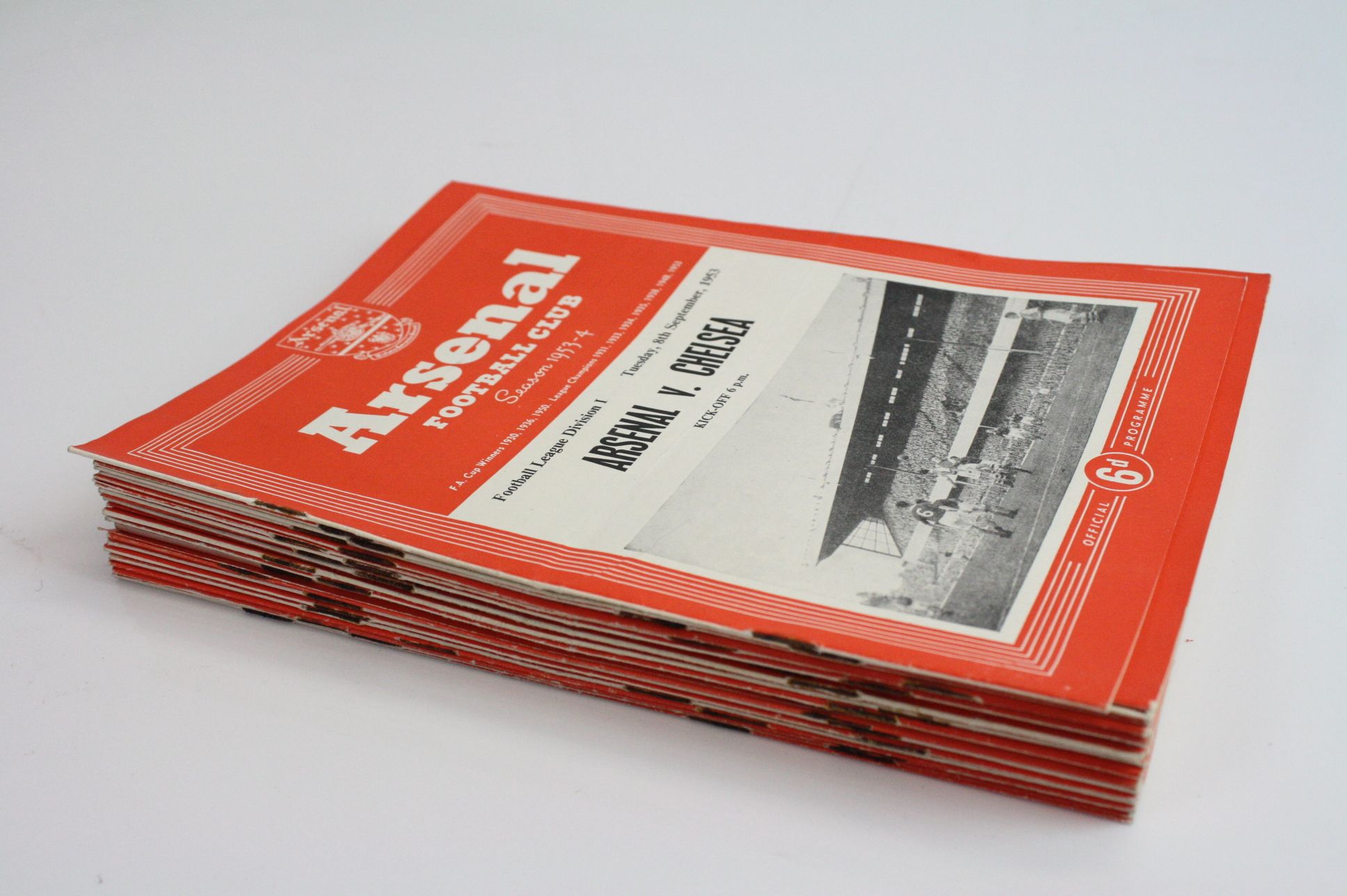 Football programmes - Large collection of approx 150 Arsenal home programmes ranging from the 1953/4 - Image 2 of 12