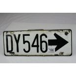 Enamel Sign ' DY546 ' with a directional arrow, 38cms x 14cms