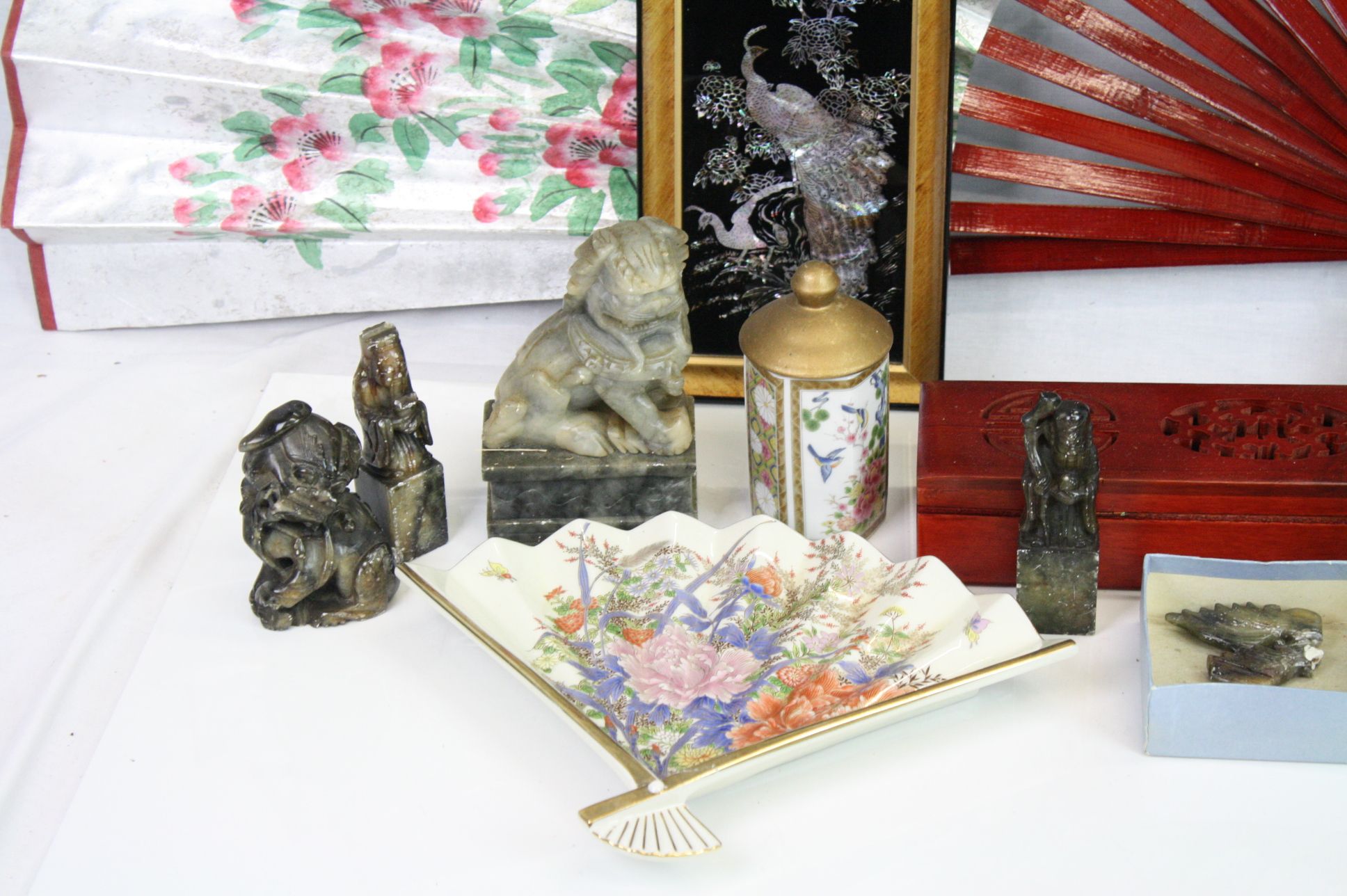 Group of Oriental items to include soapstone Dog of Foe, large fan etc - Image 3 of 6