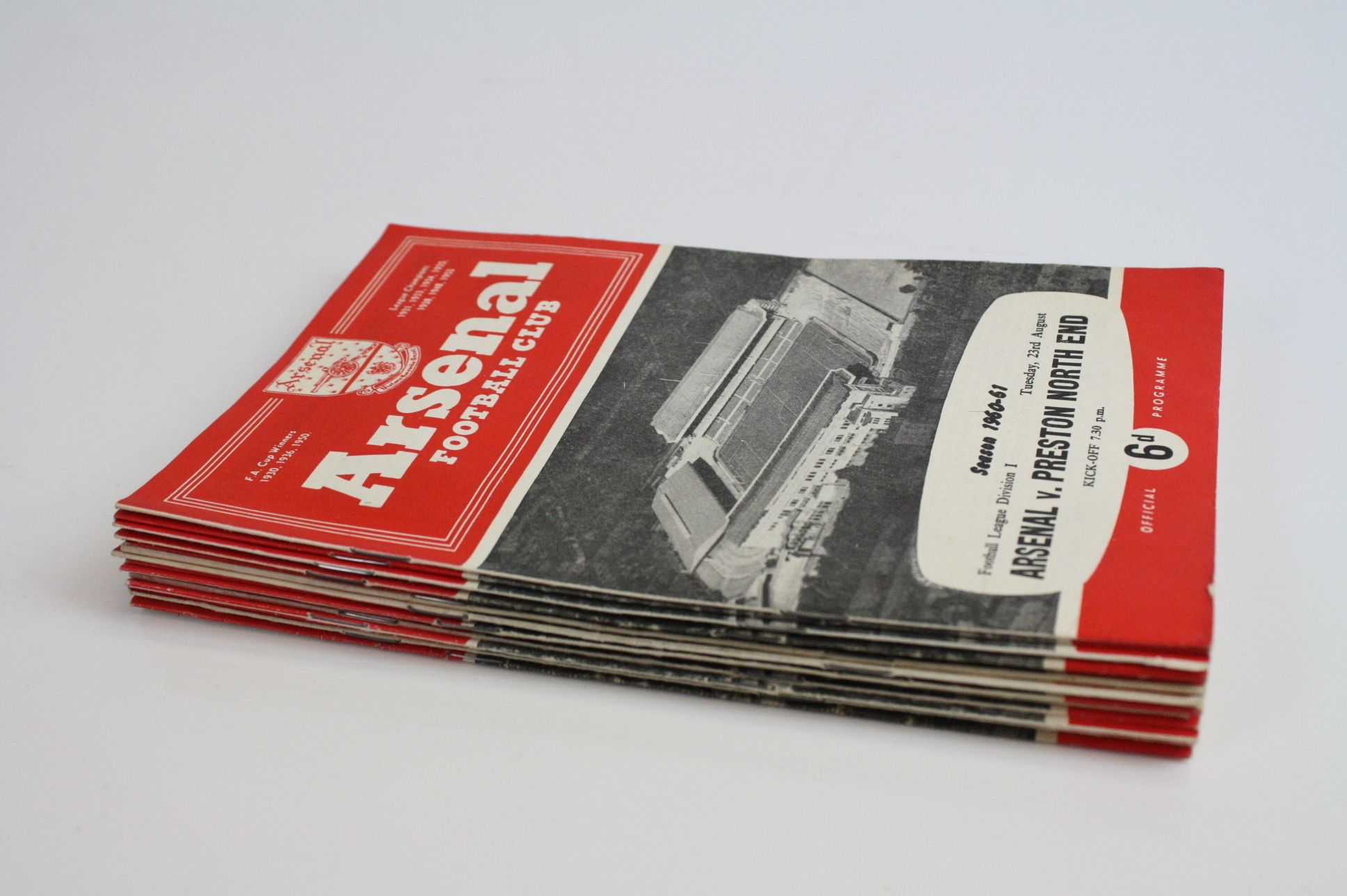 Football programmes - Large collection of approx 150 Arsenal home programmes ranging from the 1953/4 - Image 9 of 12