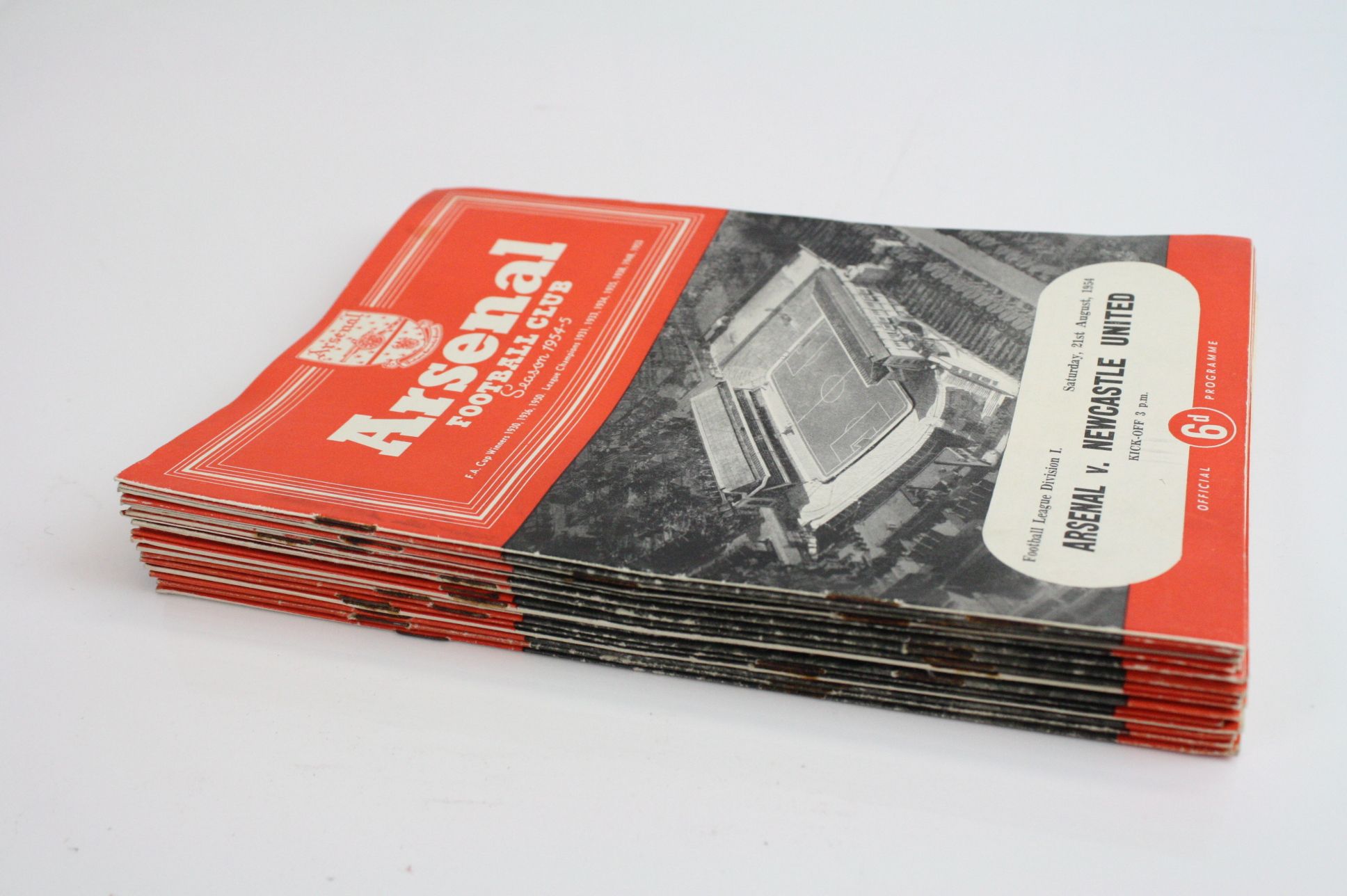 Football programmes - Large collection of approx 150 Arsenal home programmes ranging from the 1953/4 - Image 3 of 12