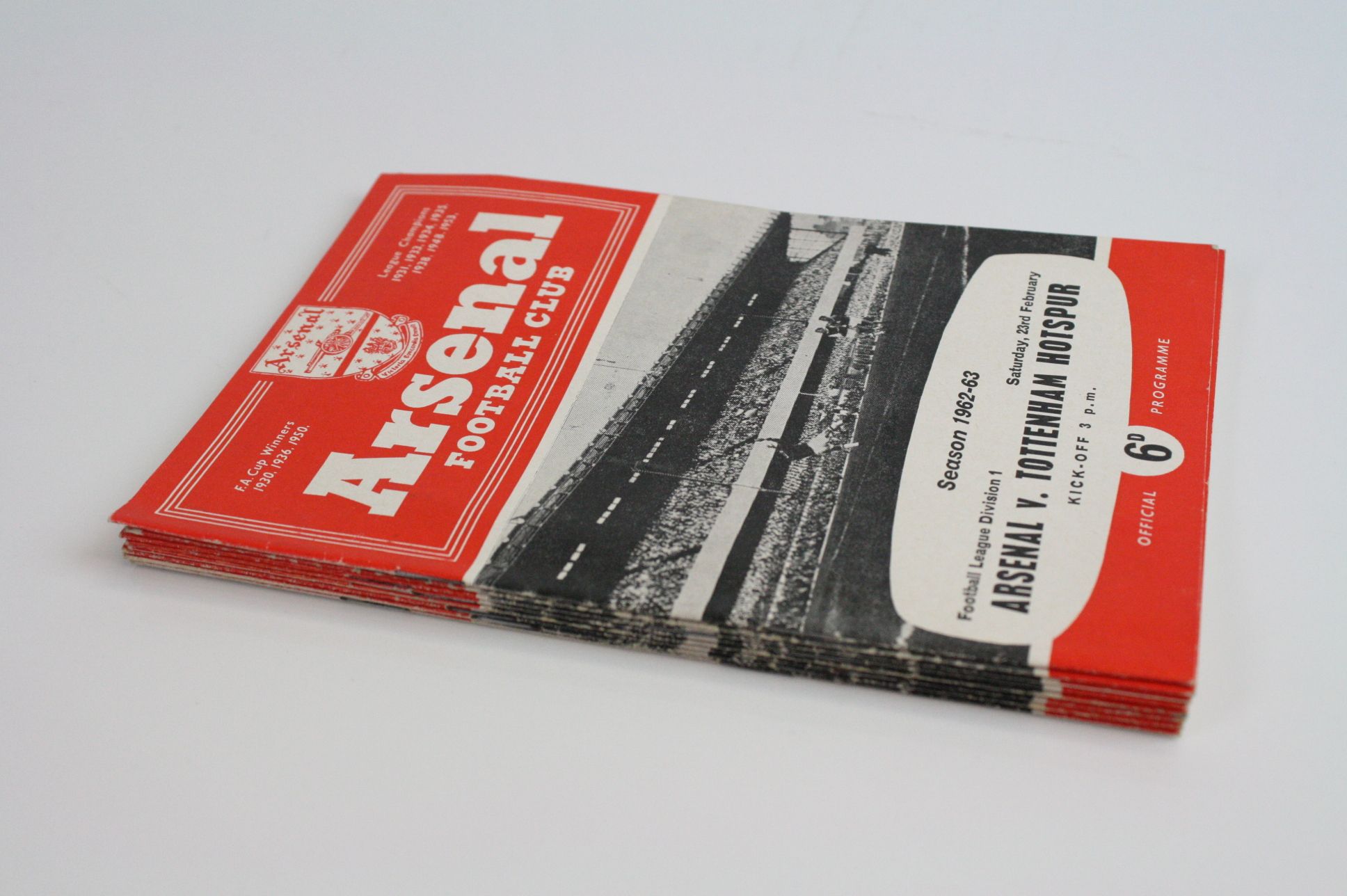 Football programmes - Large collection of approx 150 Arsenal home programmes ranging from the 1953/4 - Image 11 of 12