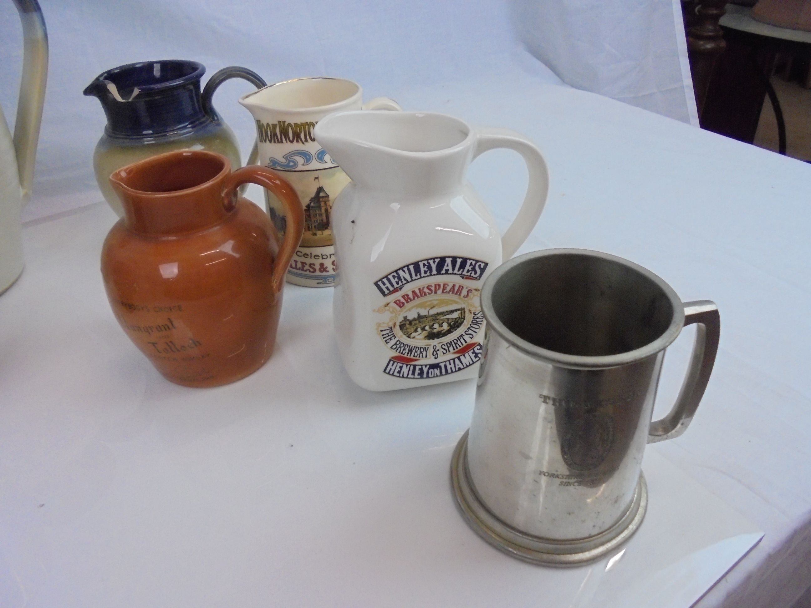 Breweriana - selection of 11 water jugs / mugs to include Hook Norton, West Berkshire, Lorimer etc - Image 3 of 3