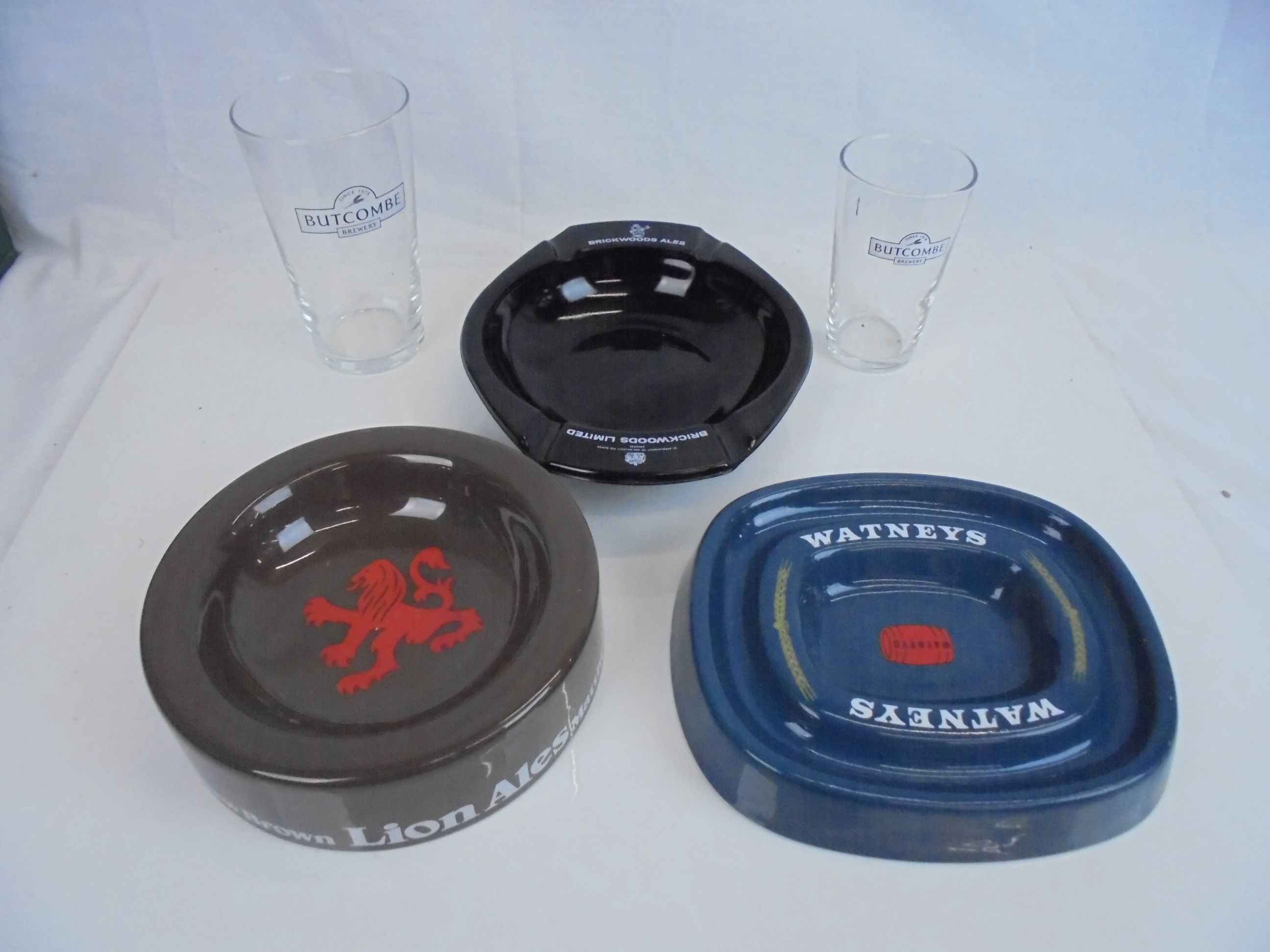 Breweriana - box of assorted ashtrays, water jugs etc, various breweries to include Arkells, - Image 3 of 3