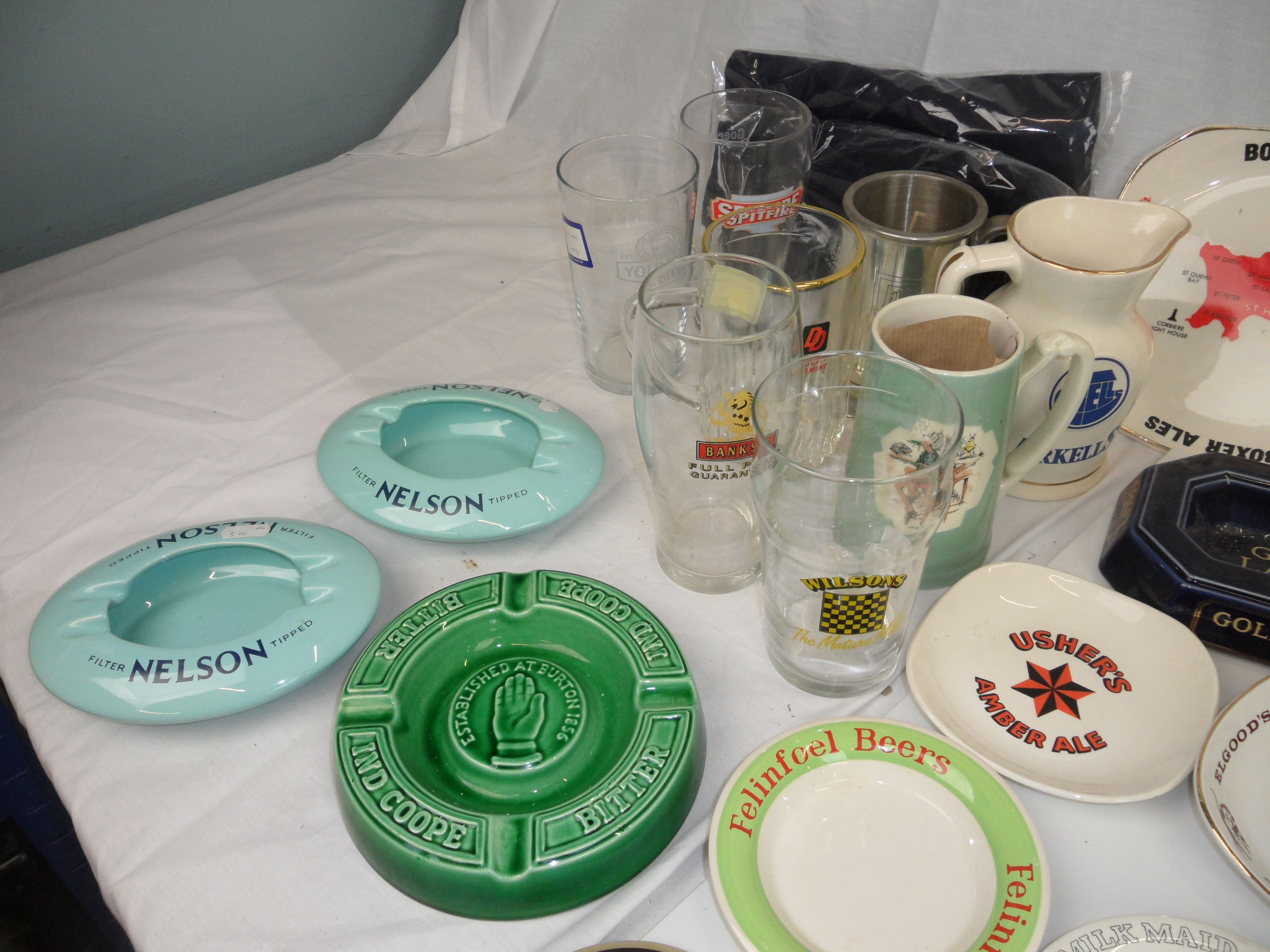 Breweriana - large group of ashtrays, mugs, waterjugs etc, various breweries (2 boxes) - Image 2 of 4