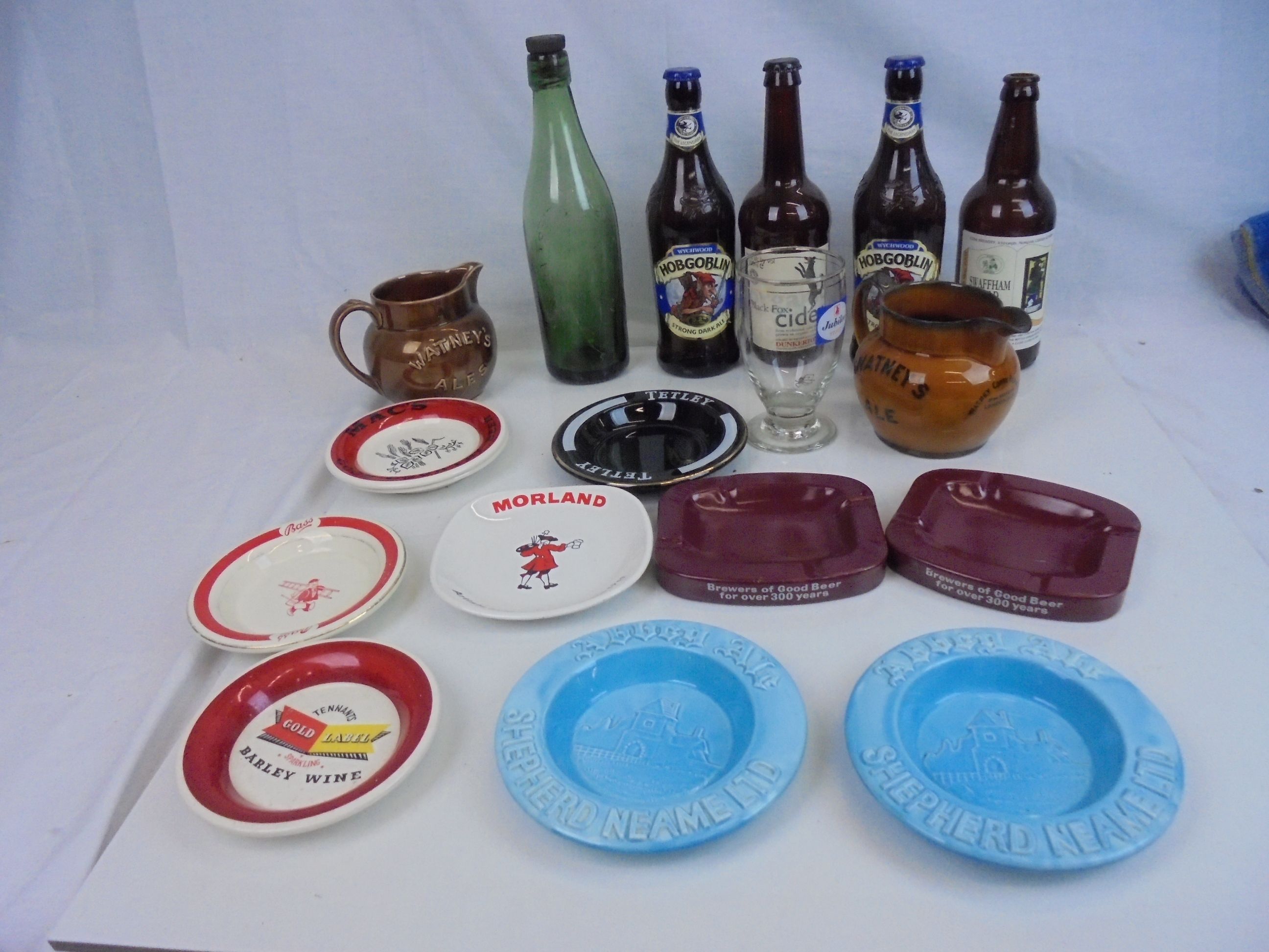 Breweriana - large assortment of ashtrays, water jugs, bottles etc, various breweries to include - Image 4 of 5