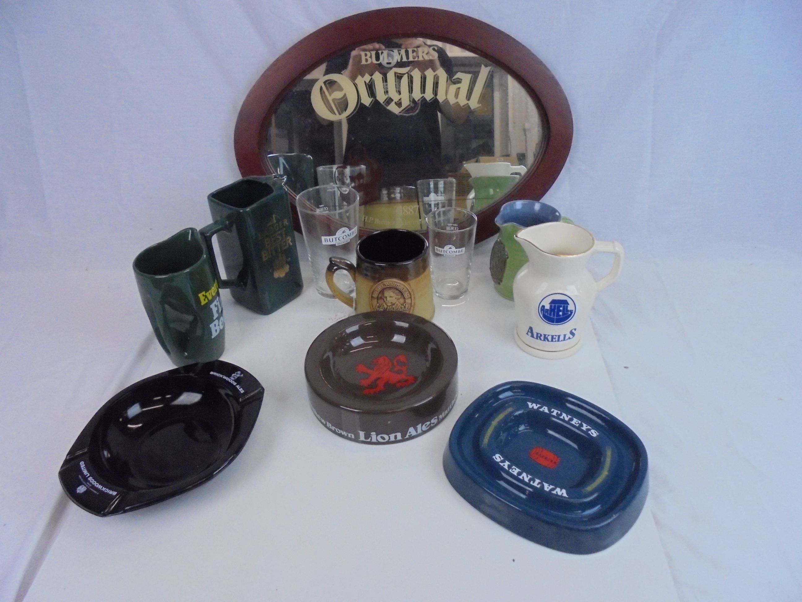 Breweriana - box of assorted ashtrays, water jugs etc, various breweries to include Arkells,